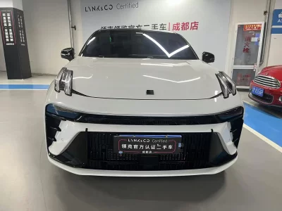 Lynk & Co 03