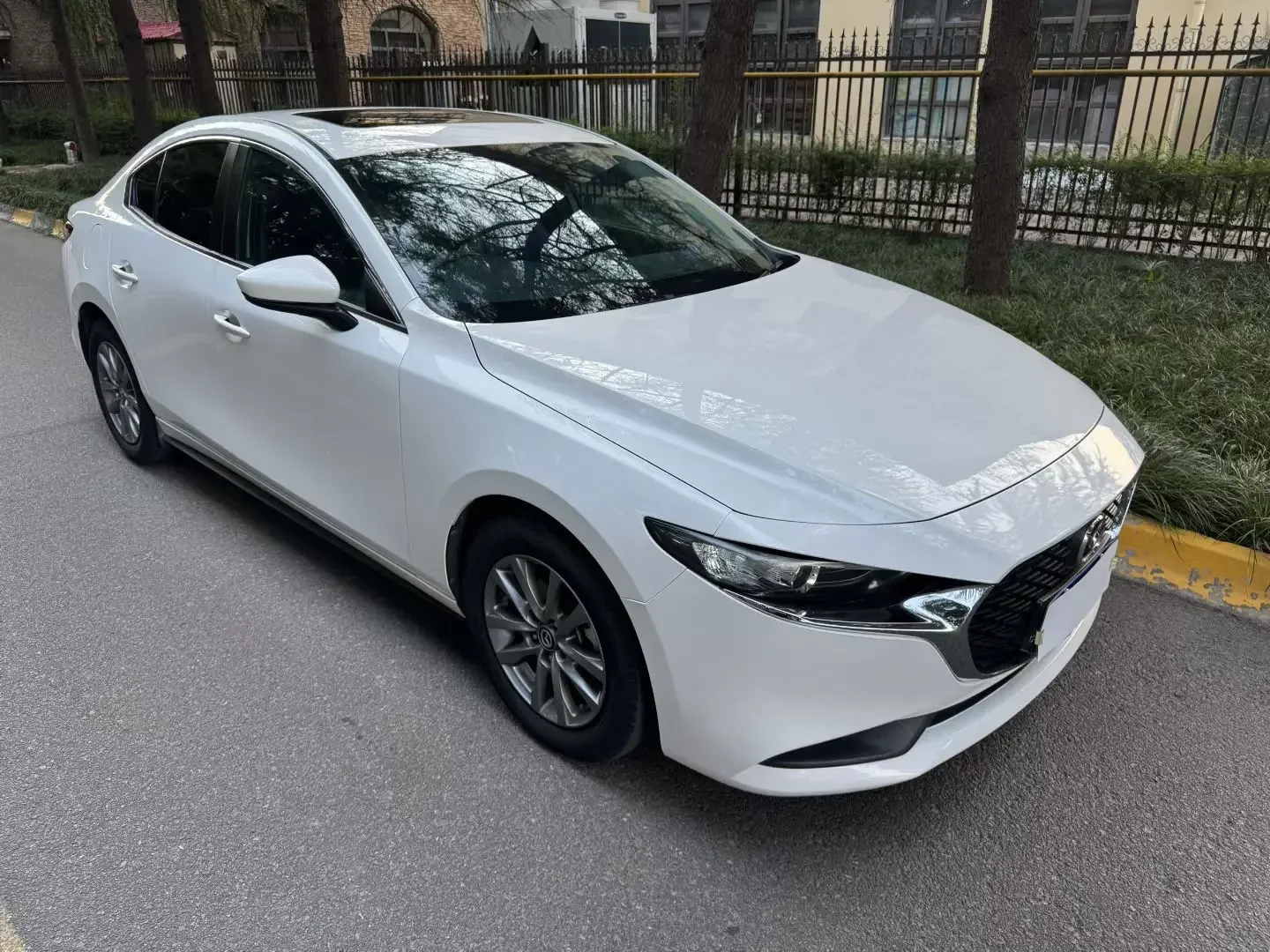 Mazda Axela (3)