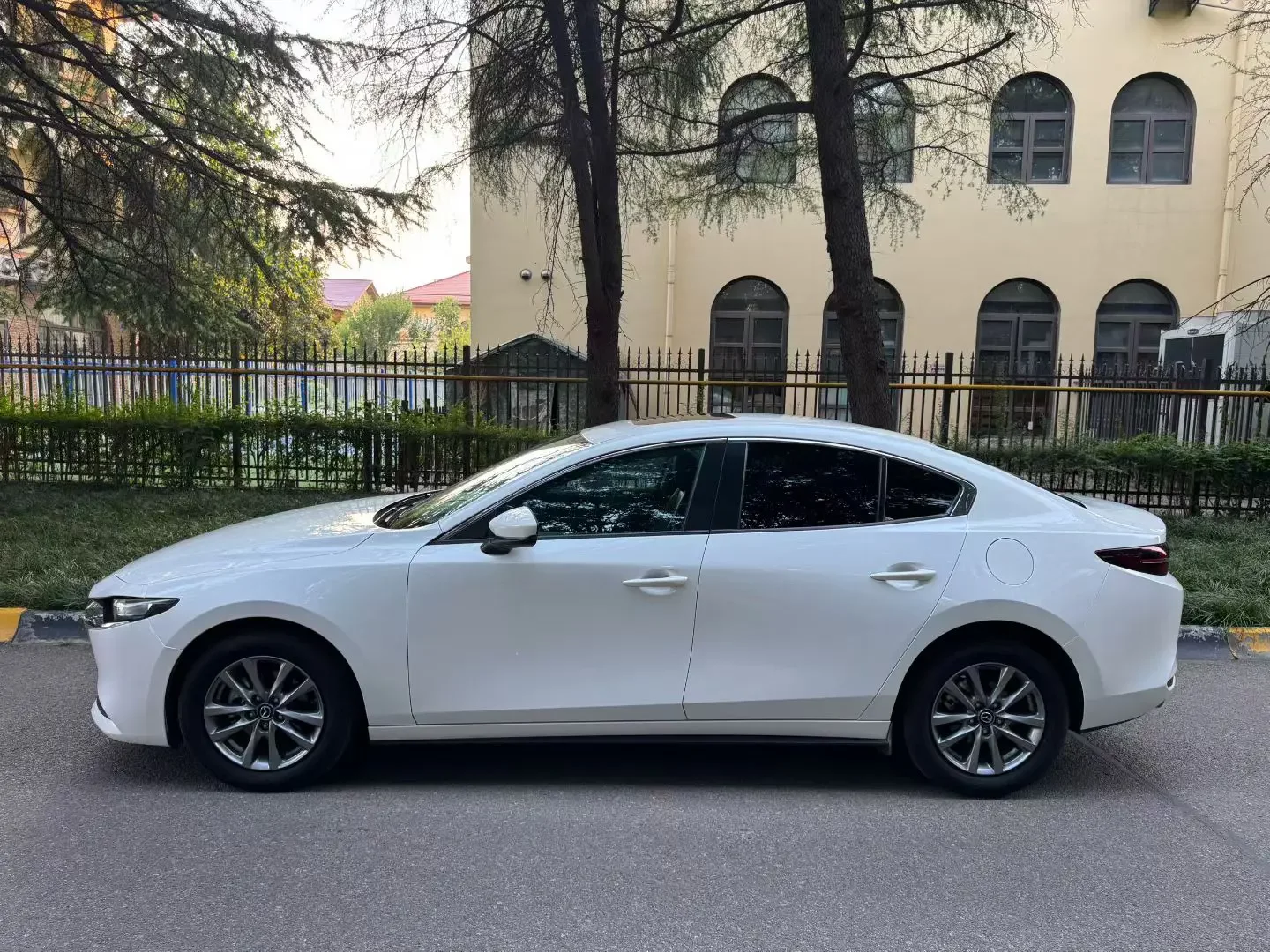 Mazda Axela (3)