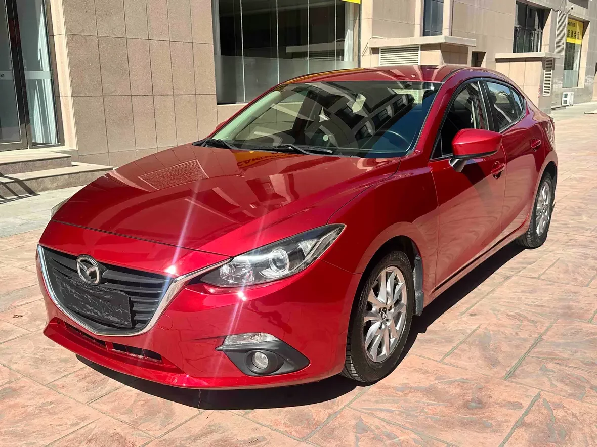 Mazda Axela (3)