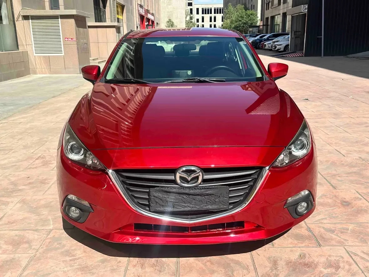 Mazda Axela (3)