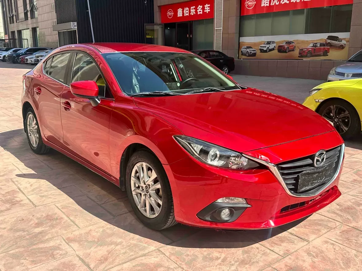 Mazda Axela (3)