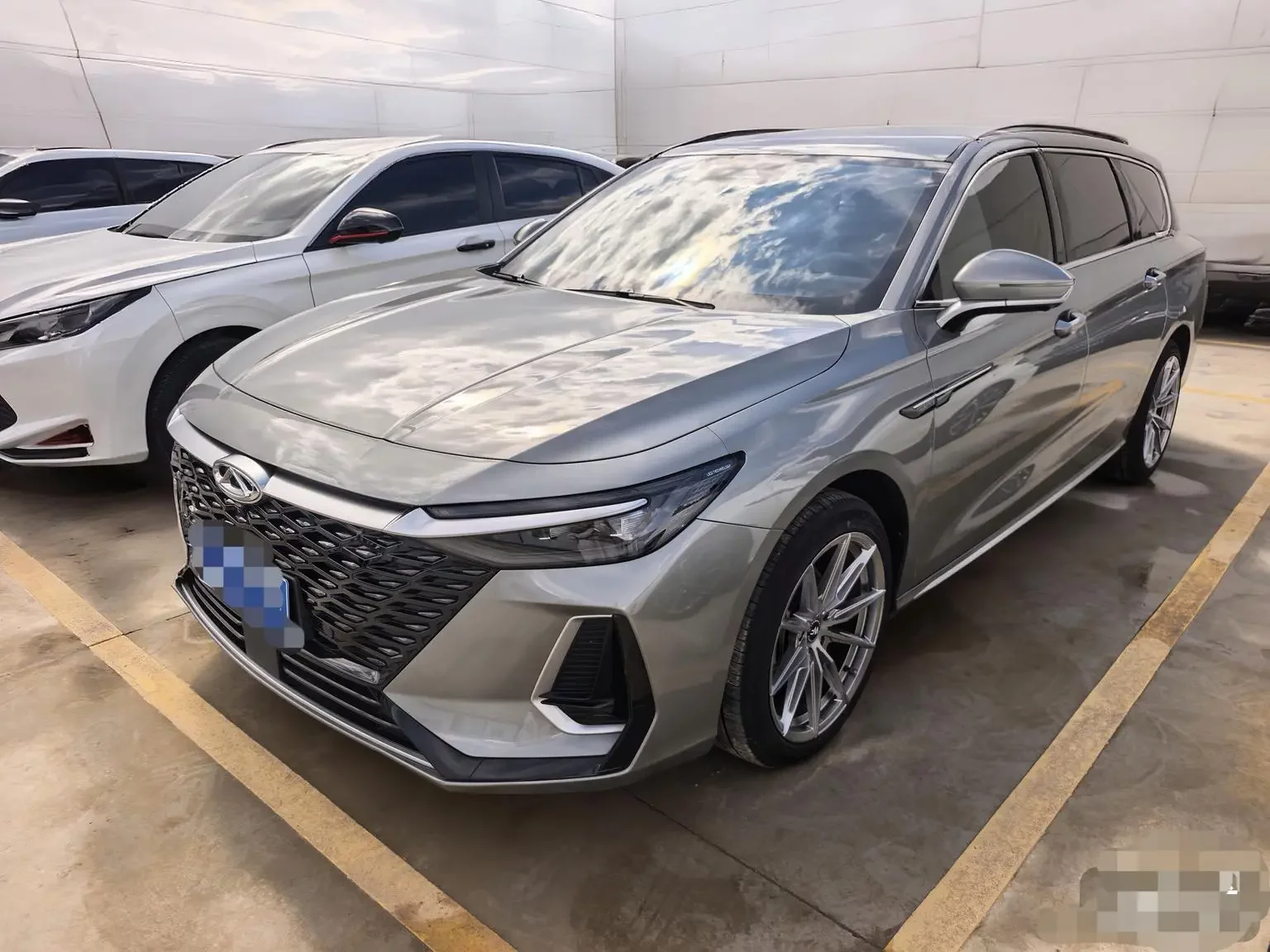 Chery Arrizo 8