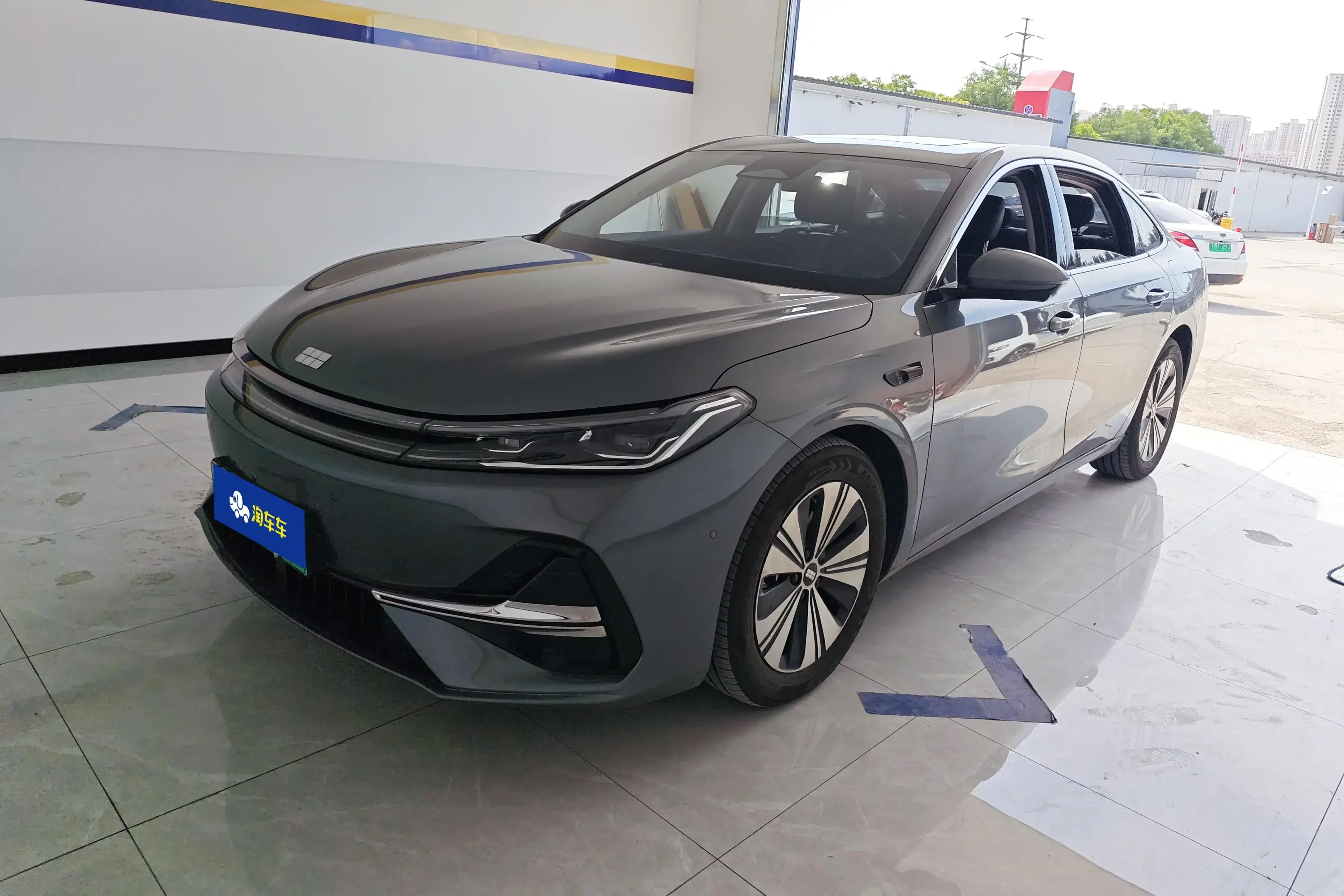 Geely Galaxy A7 EM