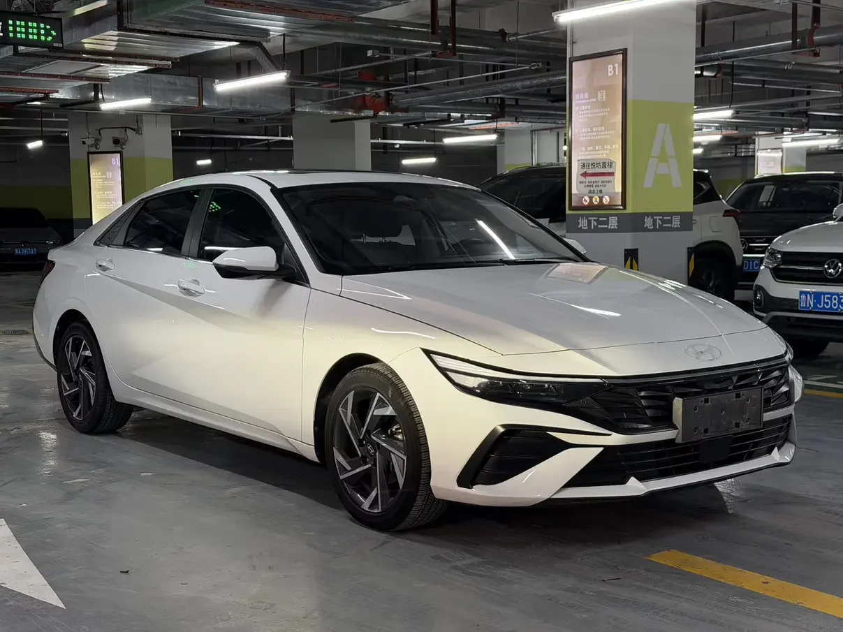 Hyundai Elantra