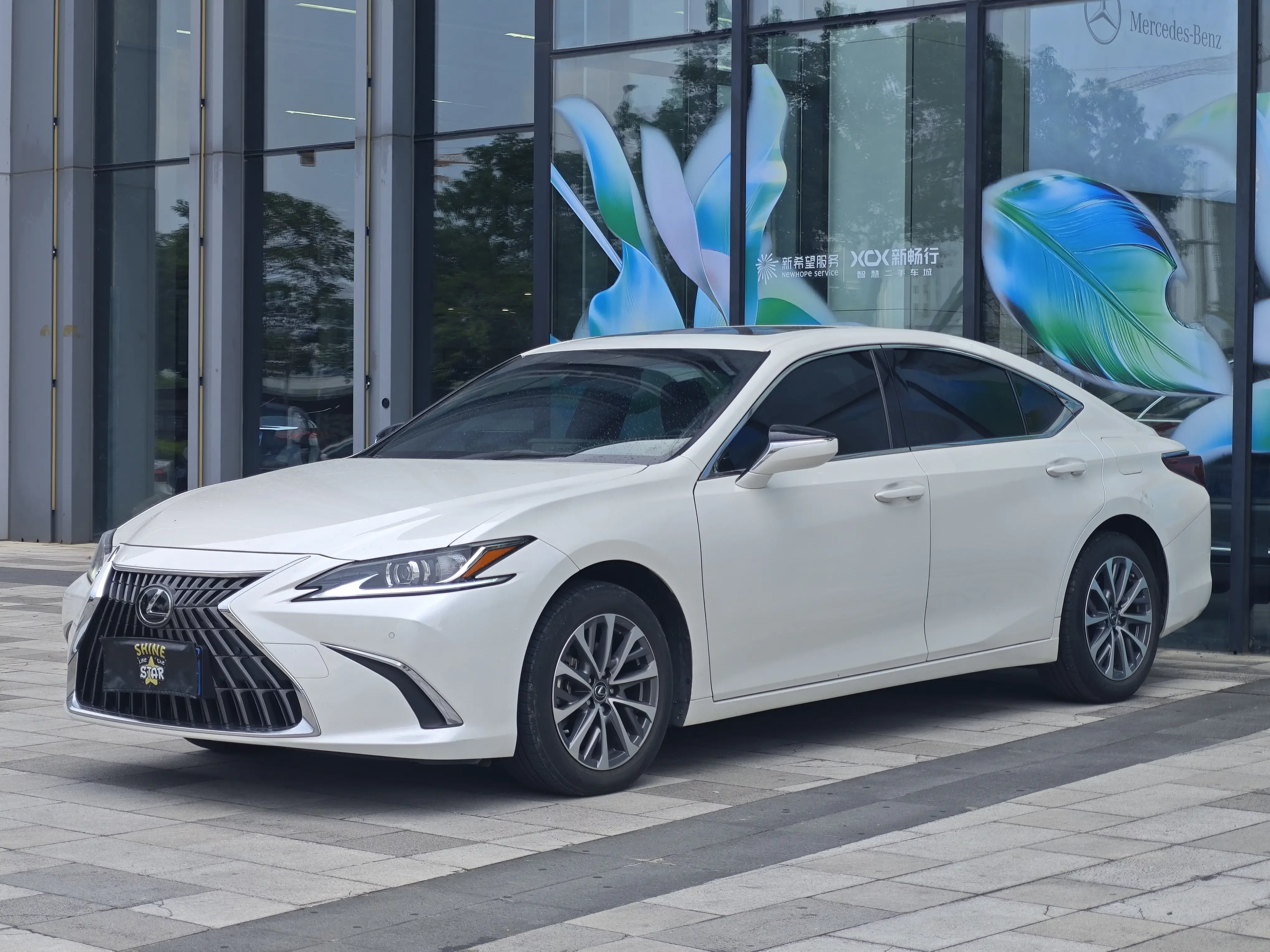 Lexus ES