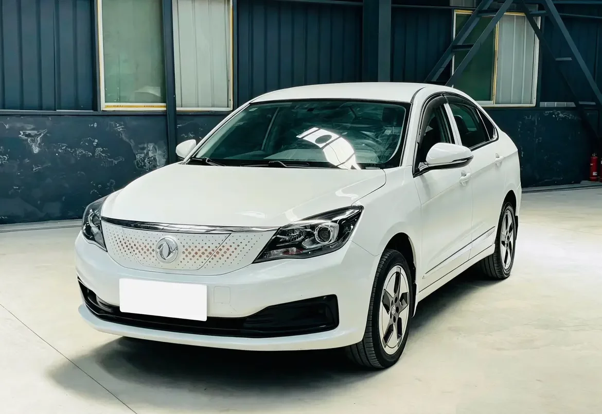 Dongfeng Fengshen E70