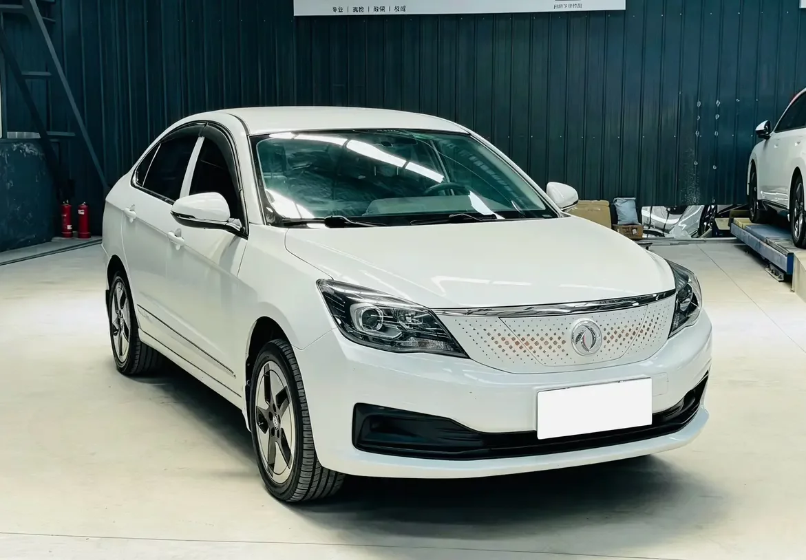 Dongfeng Fengshen E70