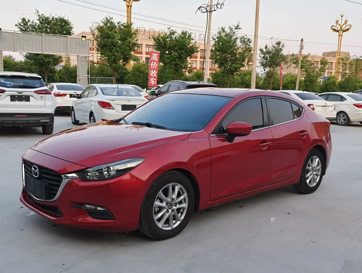Mazda Axela (3)