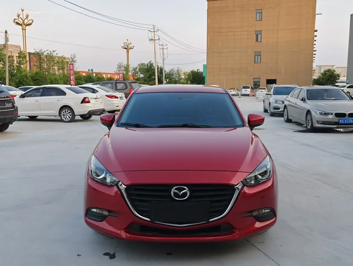 Mazda Axela (3)