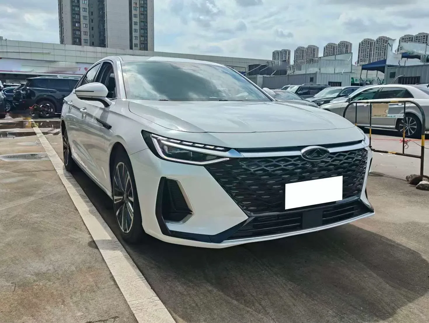 Chery Arrizo 8