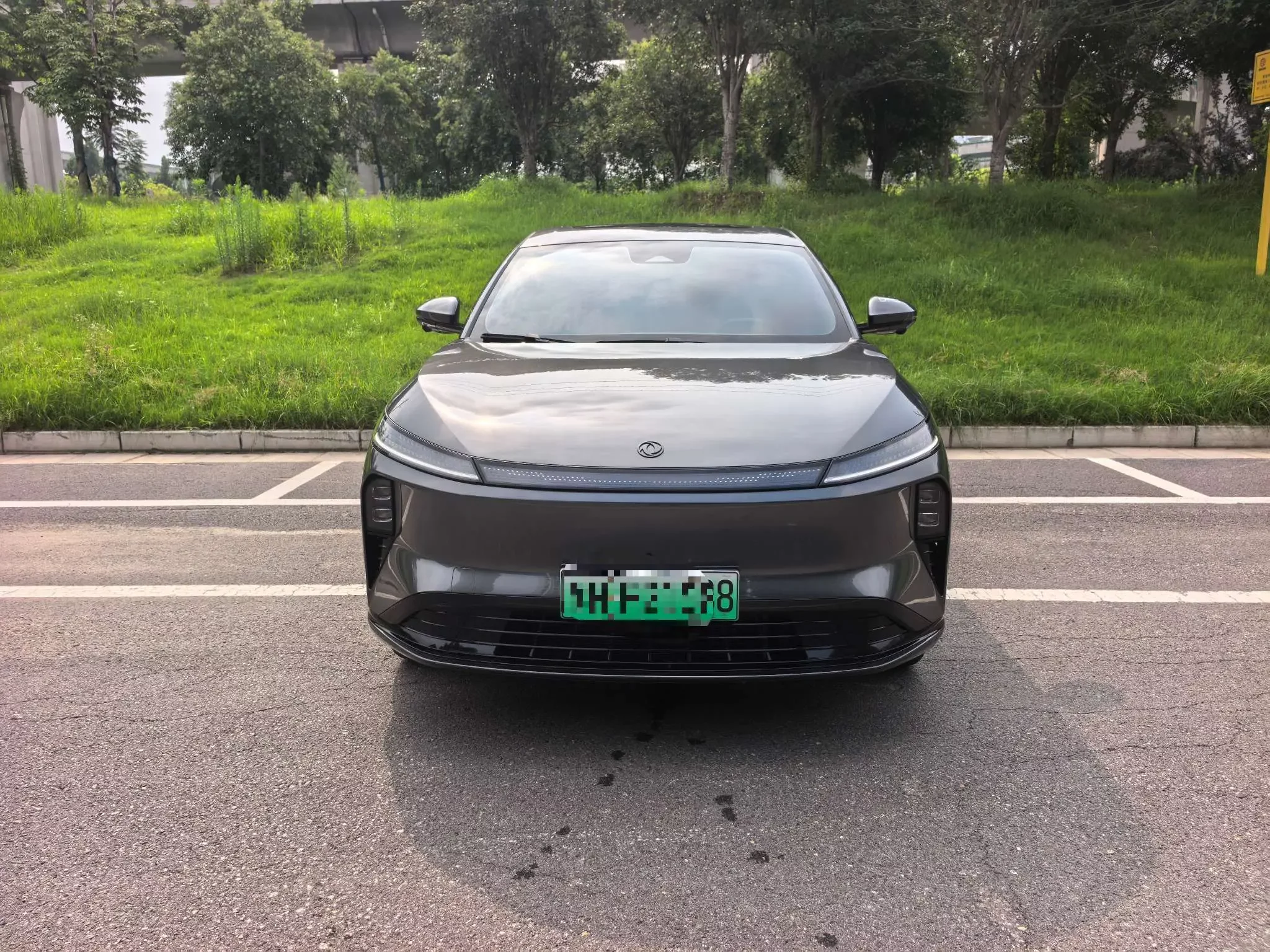 Dongfeng Fengshen L8 PHEV
