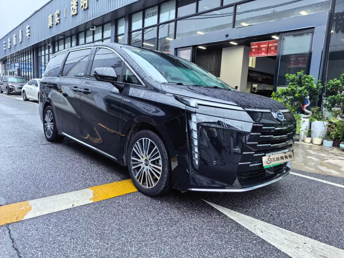 GAC Trumpchi E8 PHEV