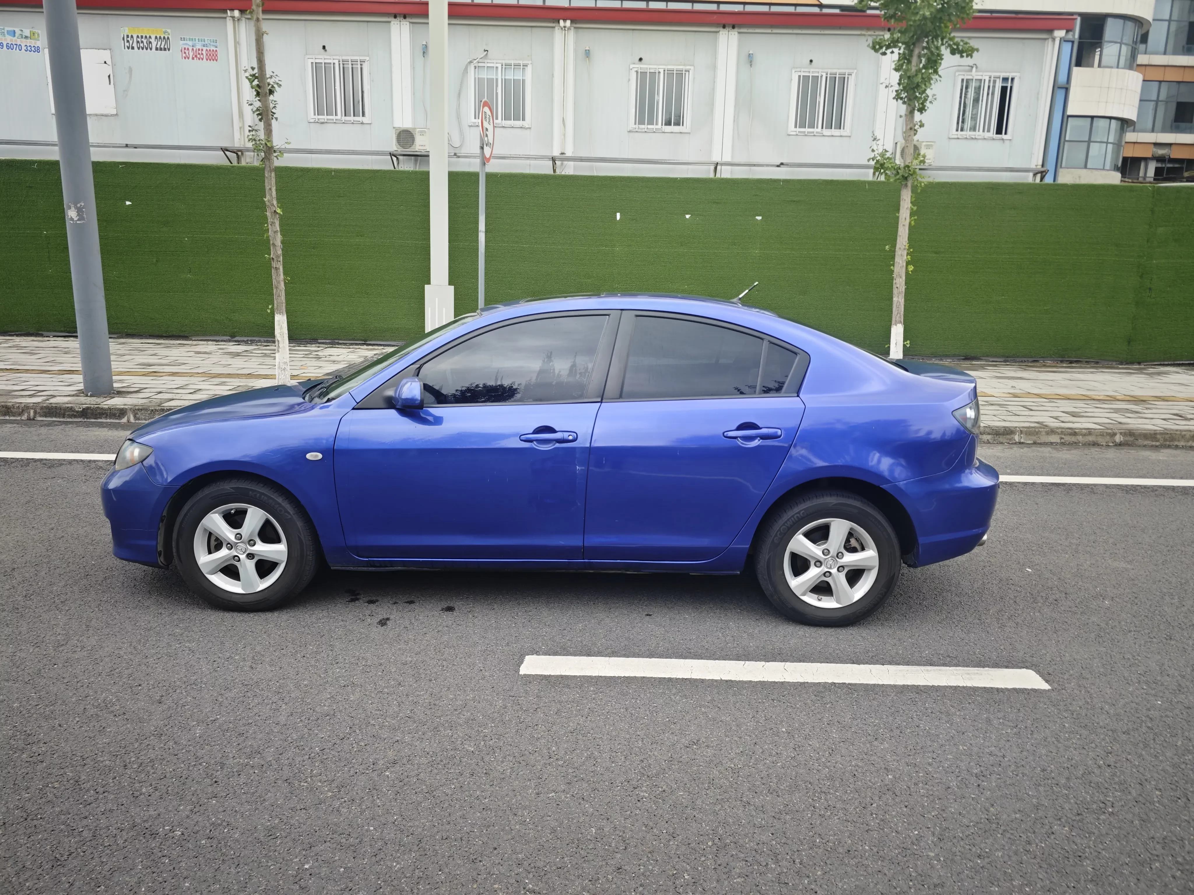 Mazda Axela (3)