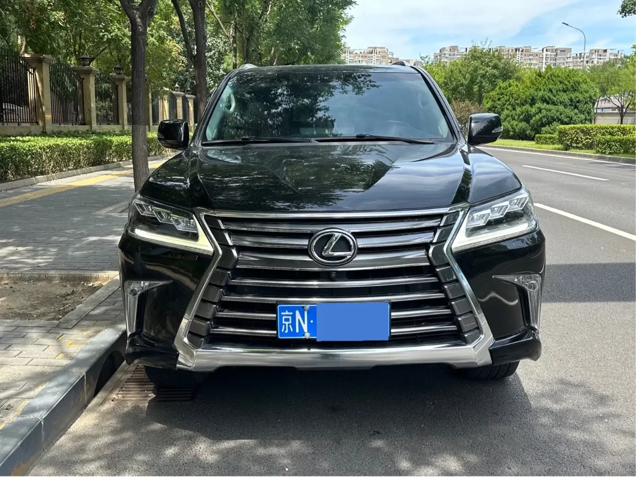 Lexus LX