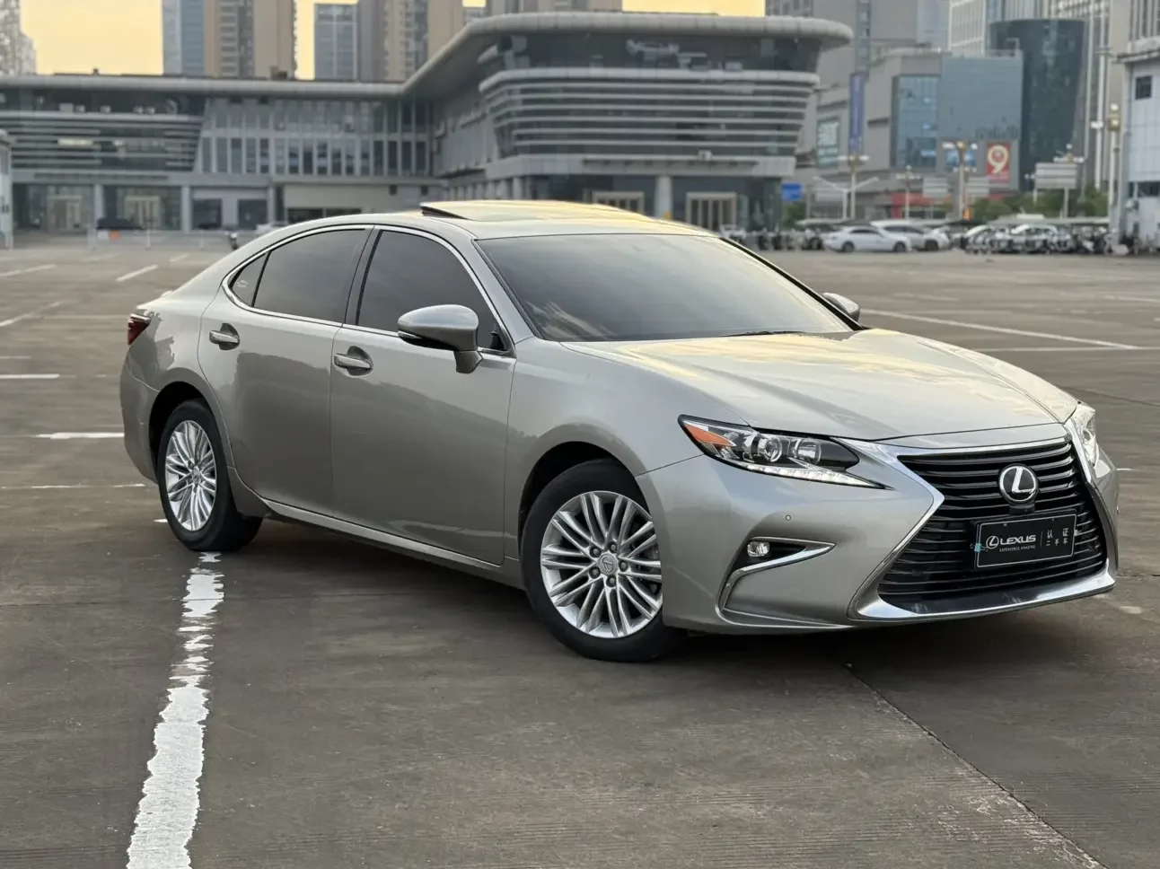 Lexus ES
