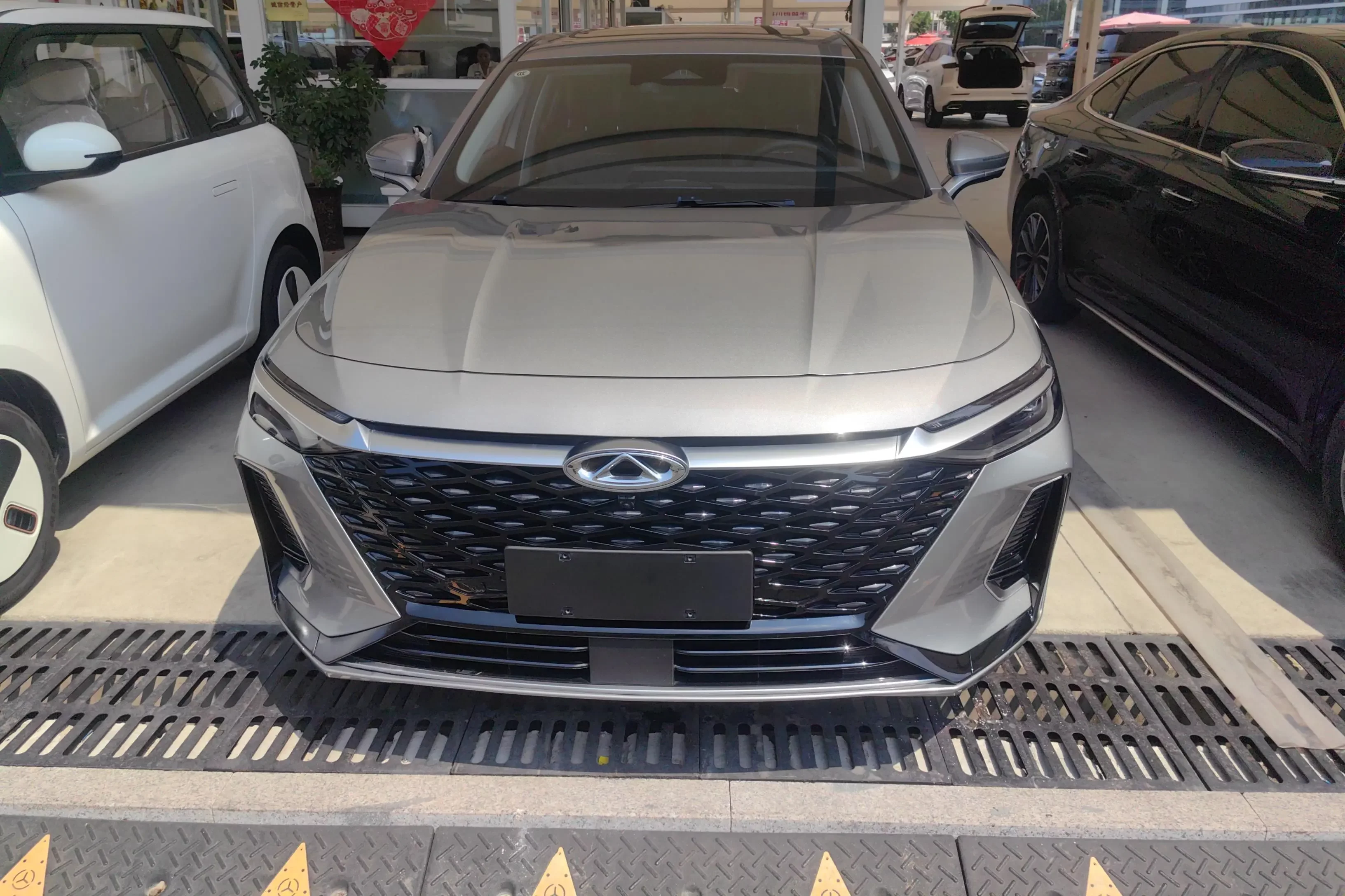Chery Arrizo 8