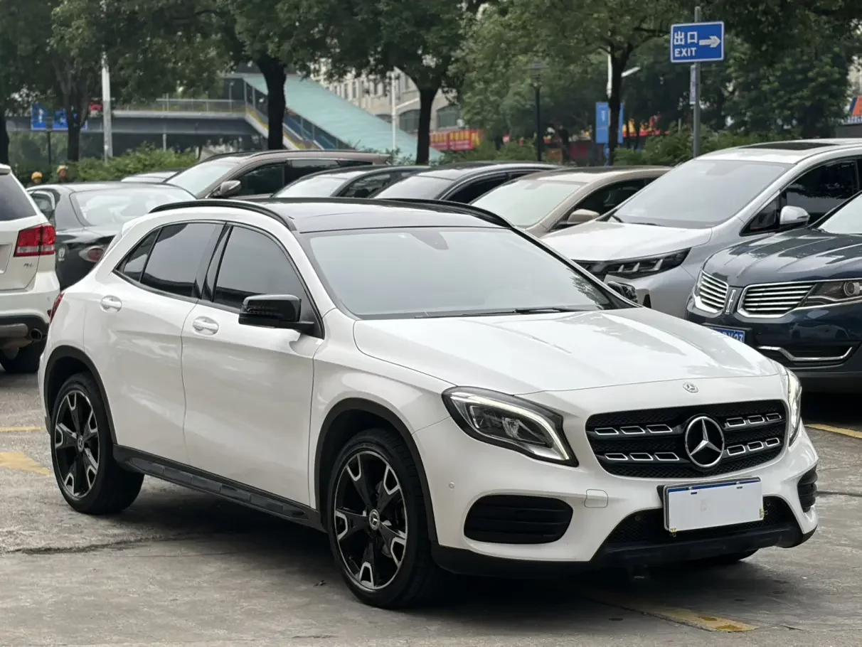 Mercedes-Benz GLA