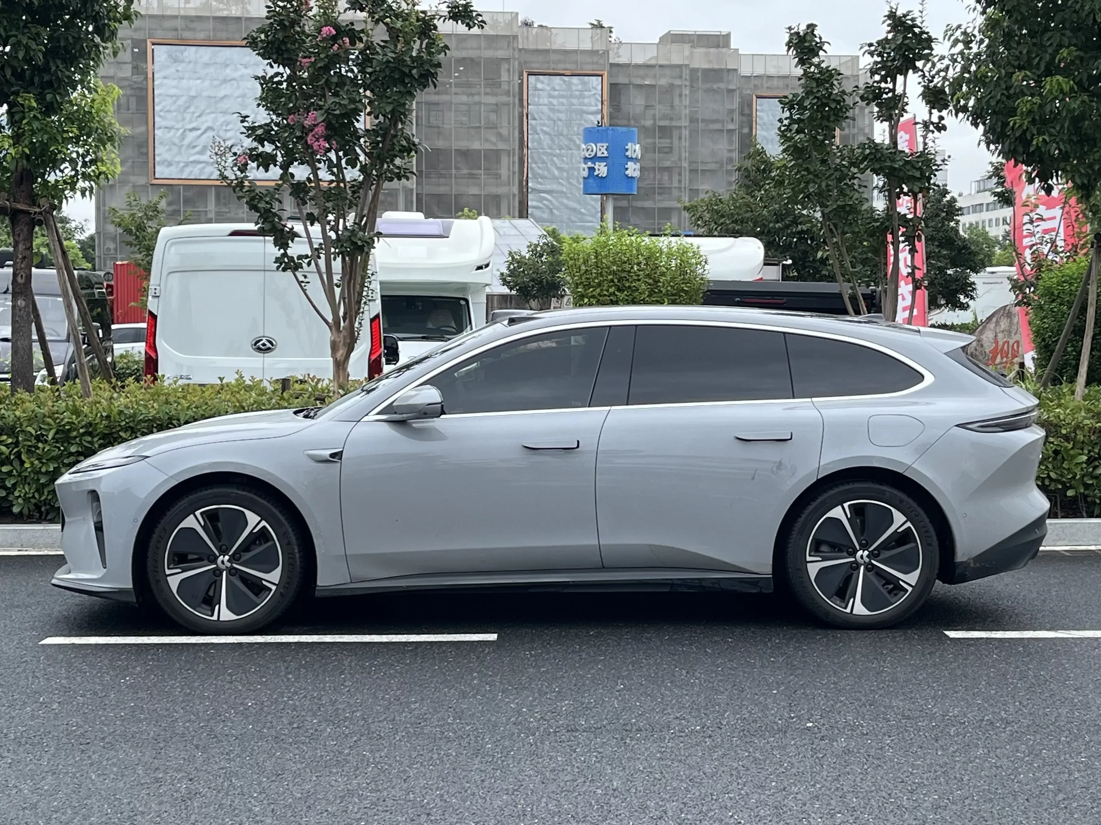 NIO ET5T