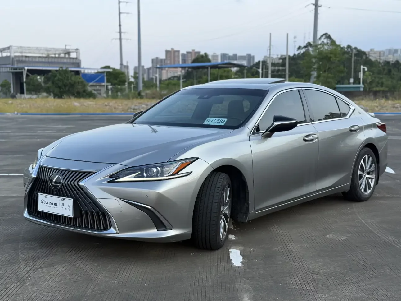 Lexus ES