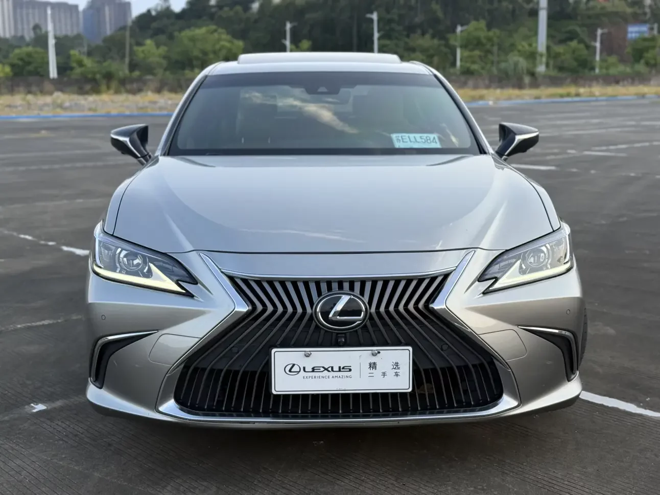 Lexus ES