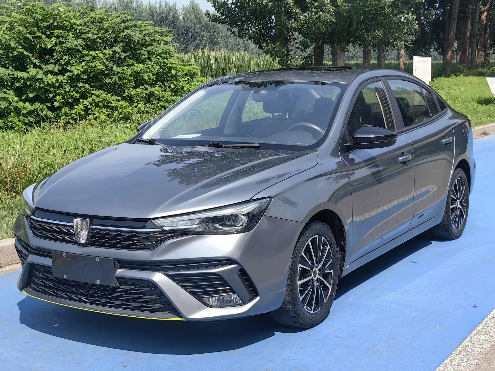 Roewe i5