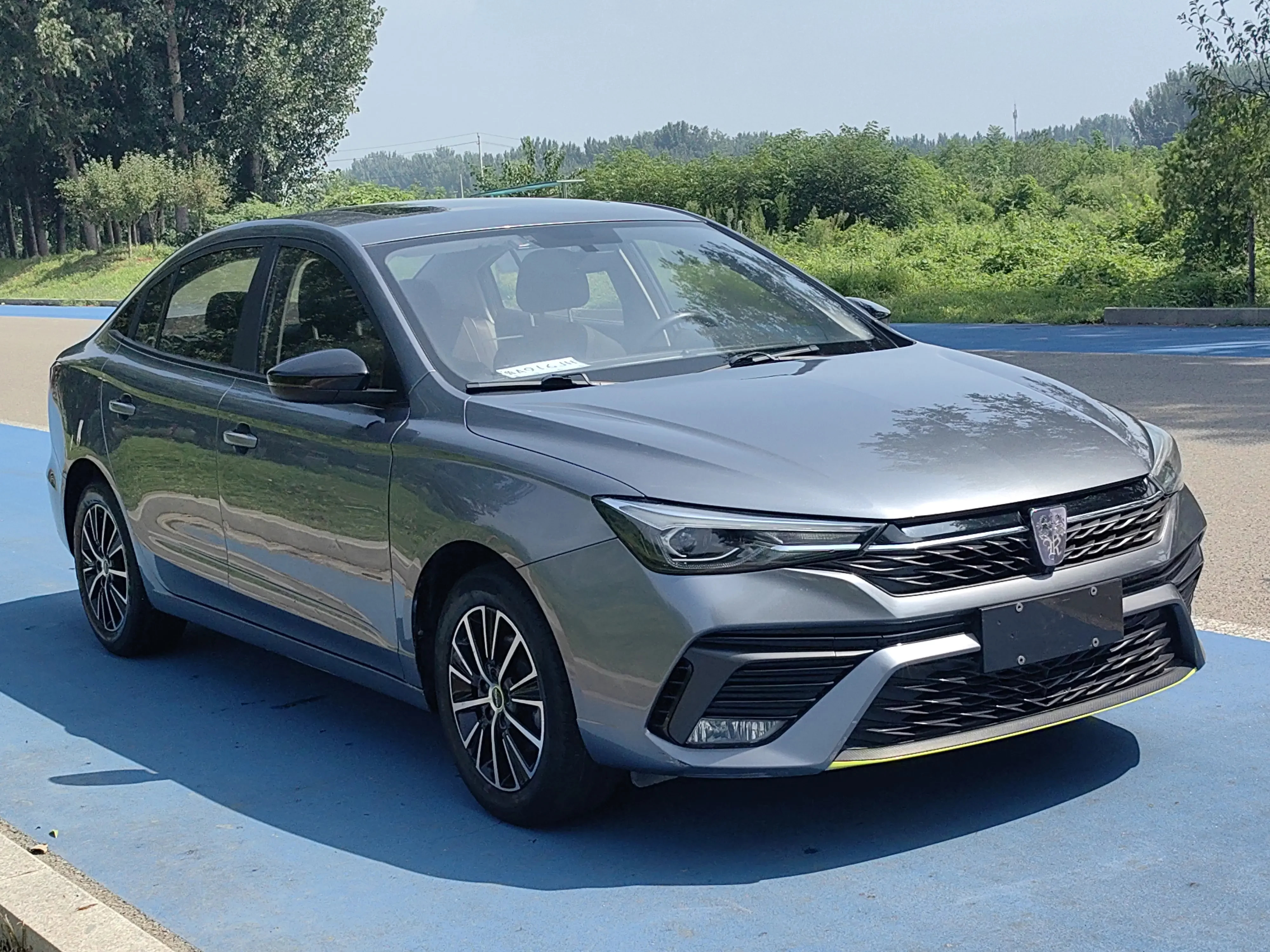 Roewe i5