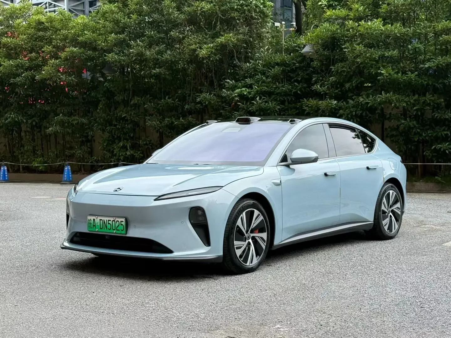 NIO ET5