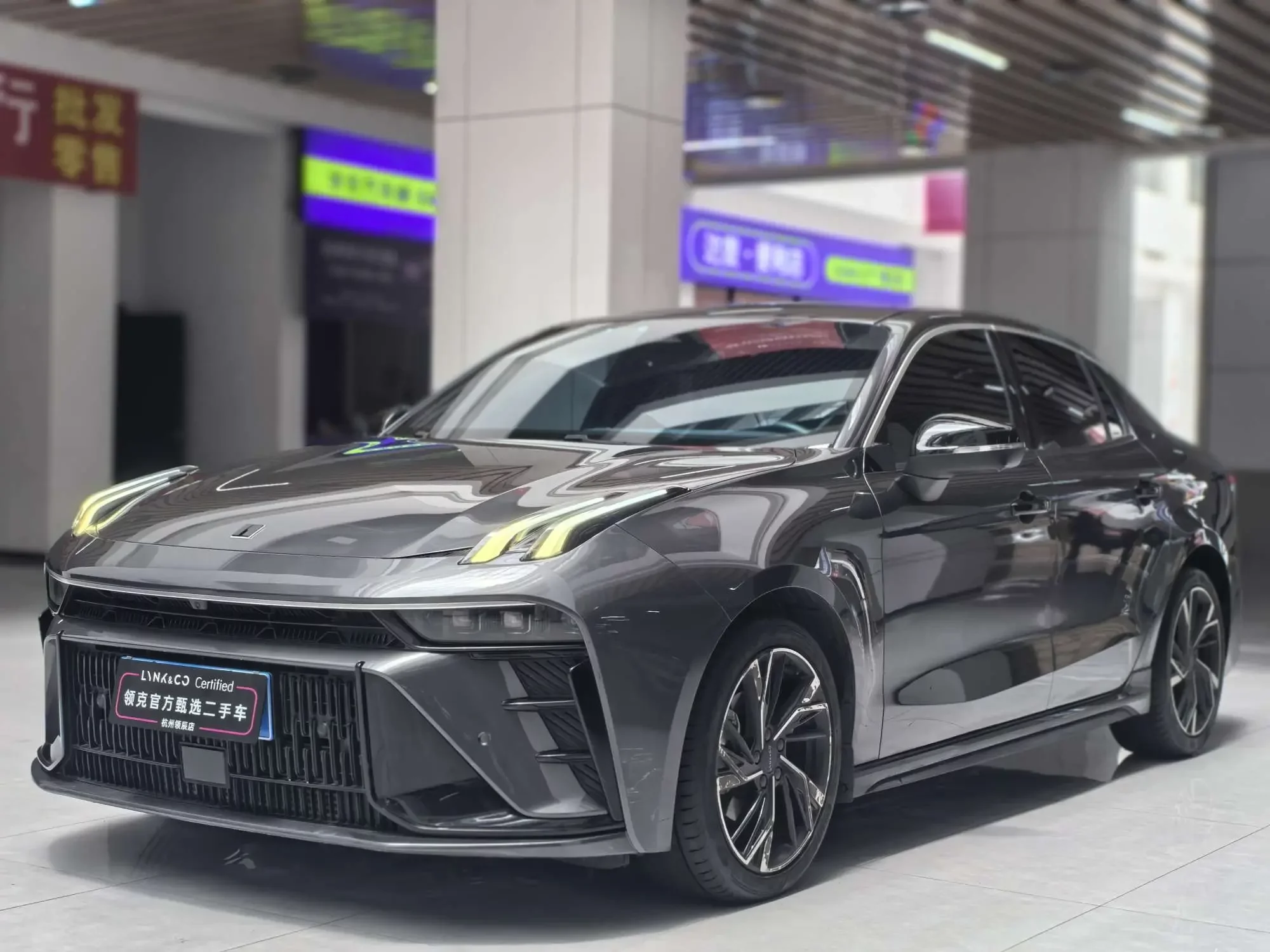 Lynk & Co 03