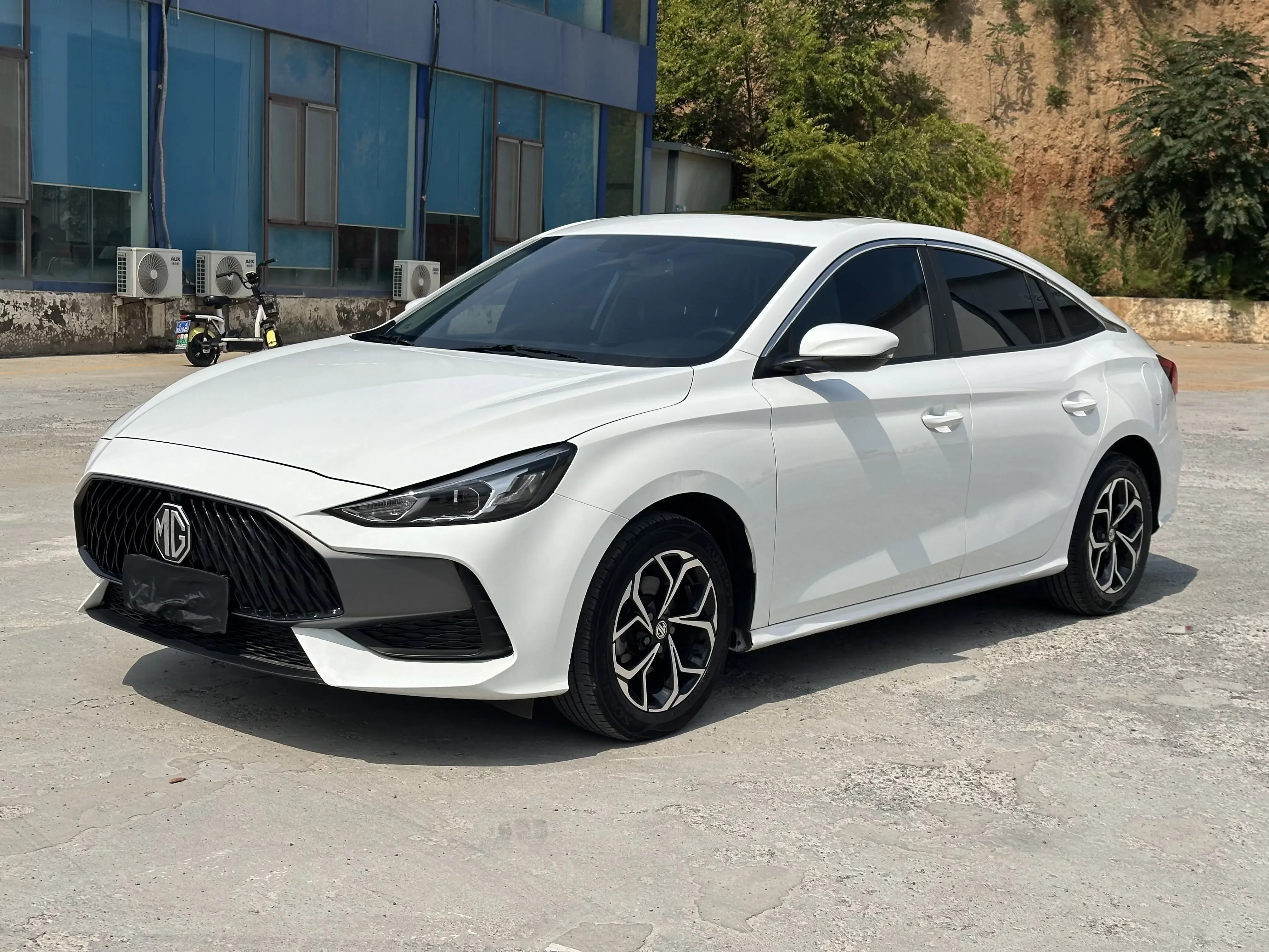 MG 5