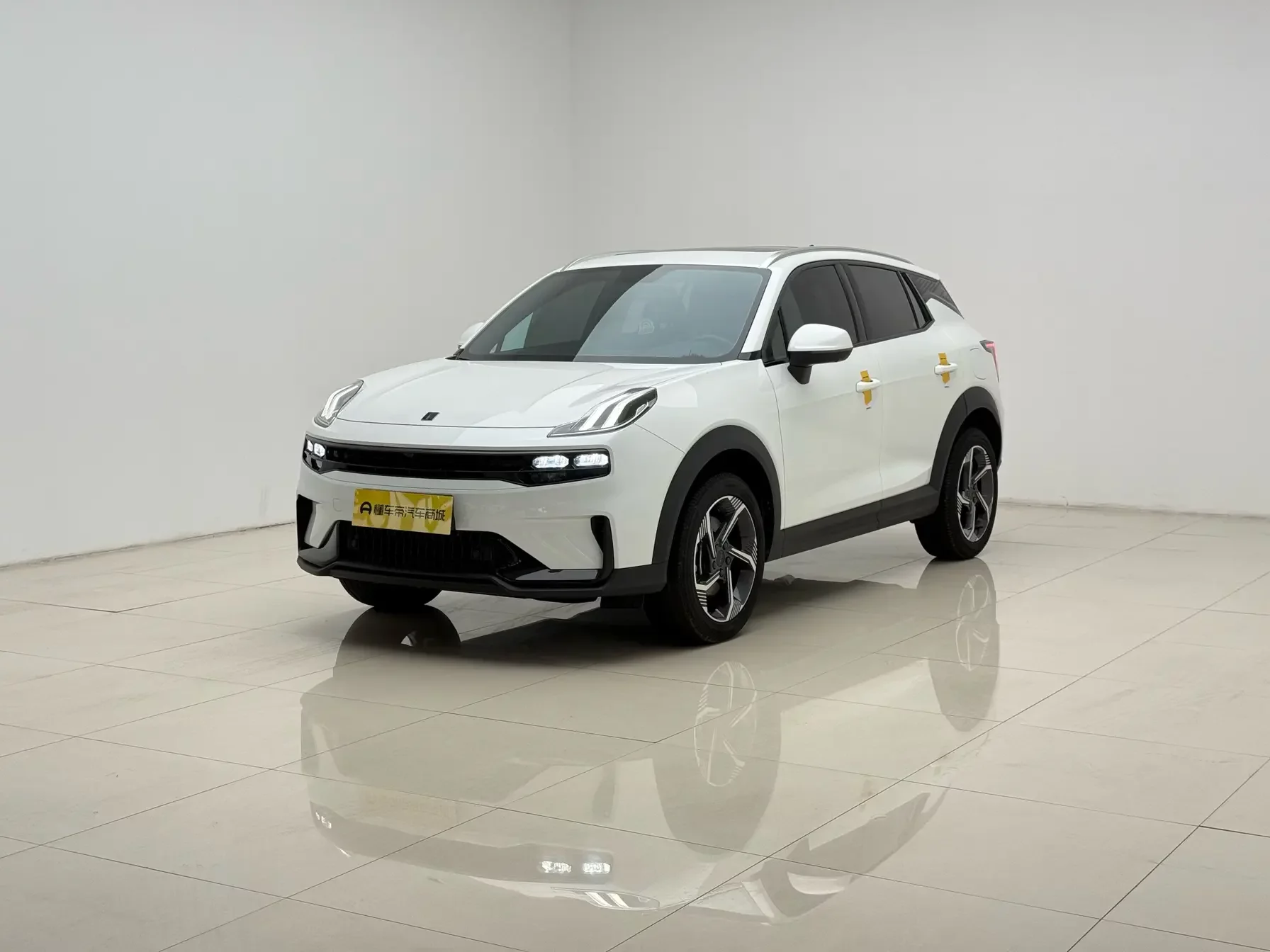 Lynk & Co 06