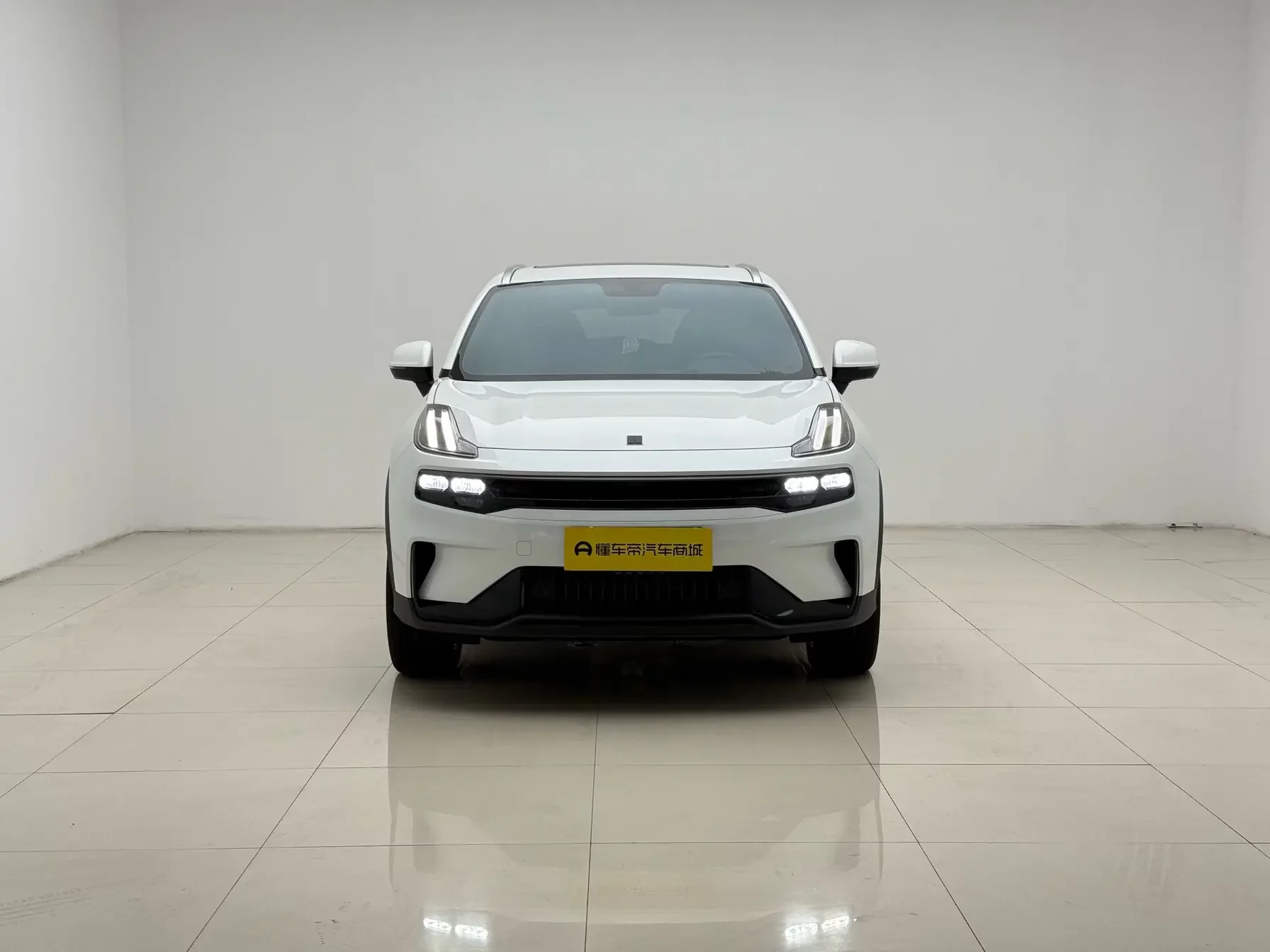 Lynk & Co 06