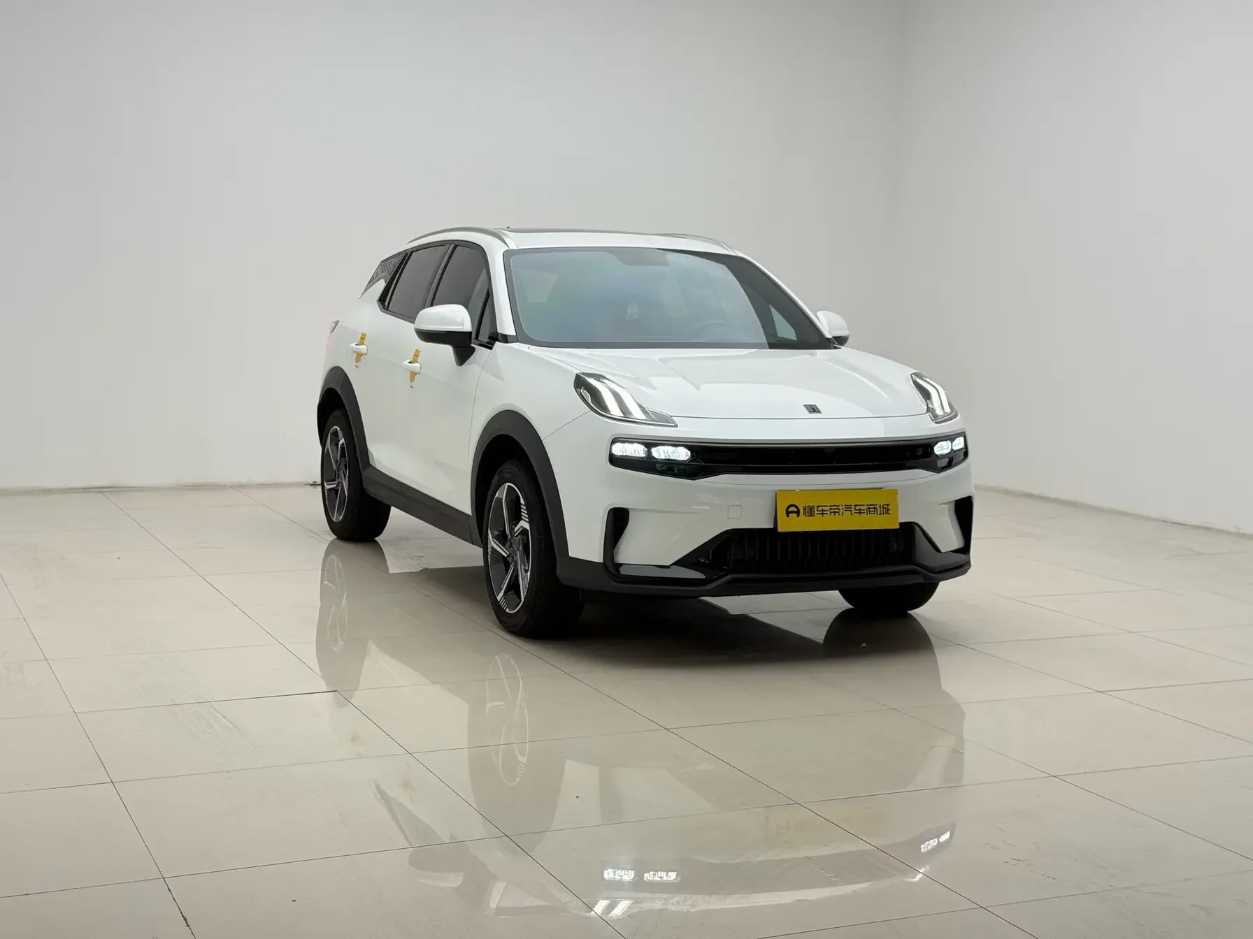 Lynk & Co 06
