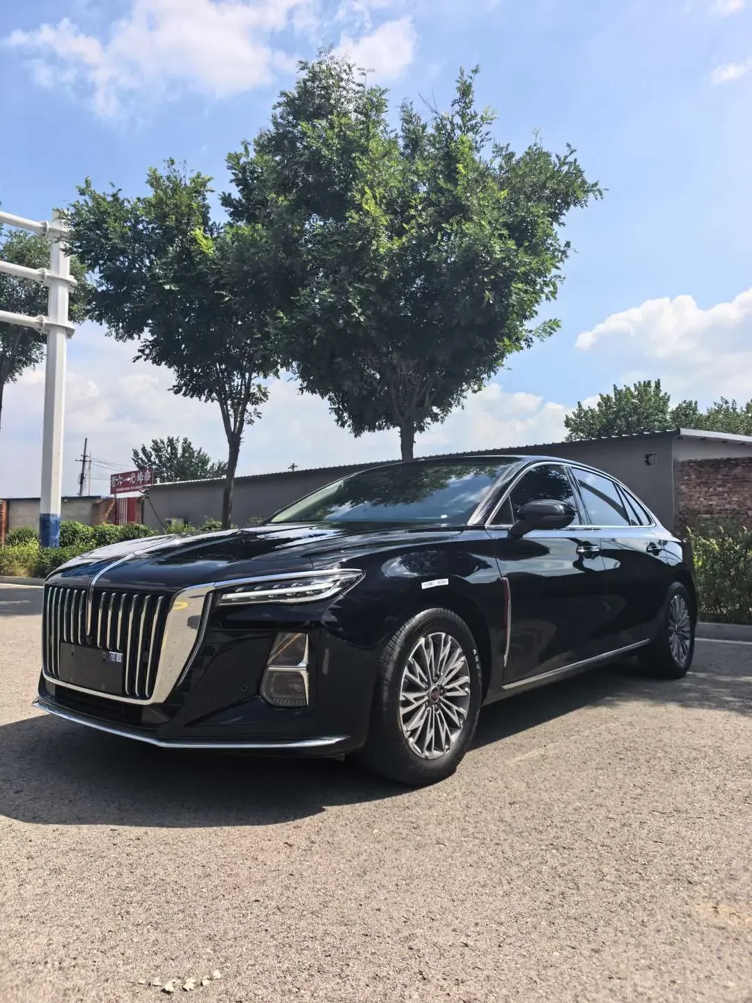 Hongqi H5