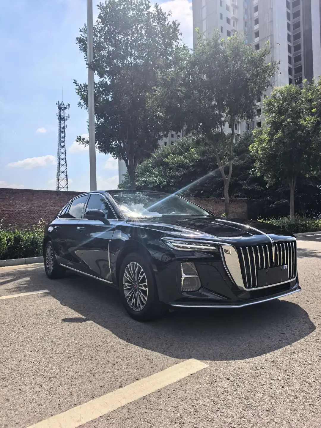 Hongqi H5