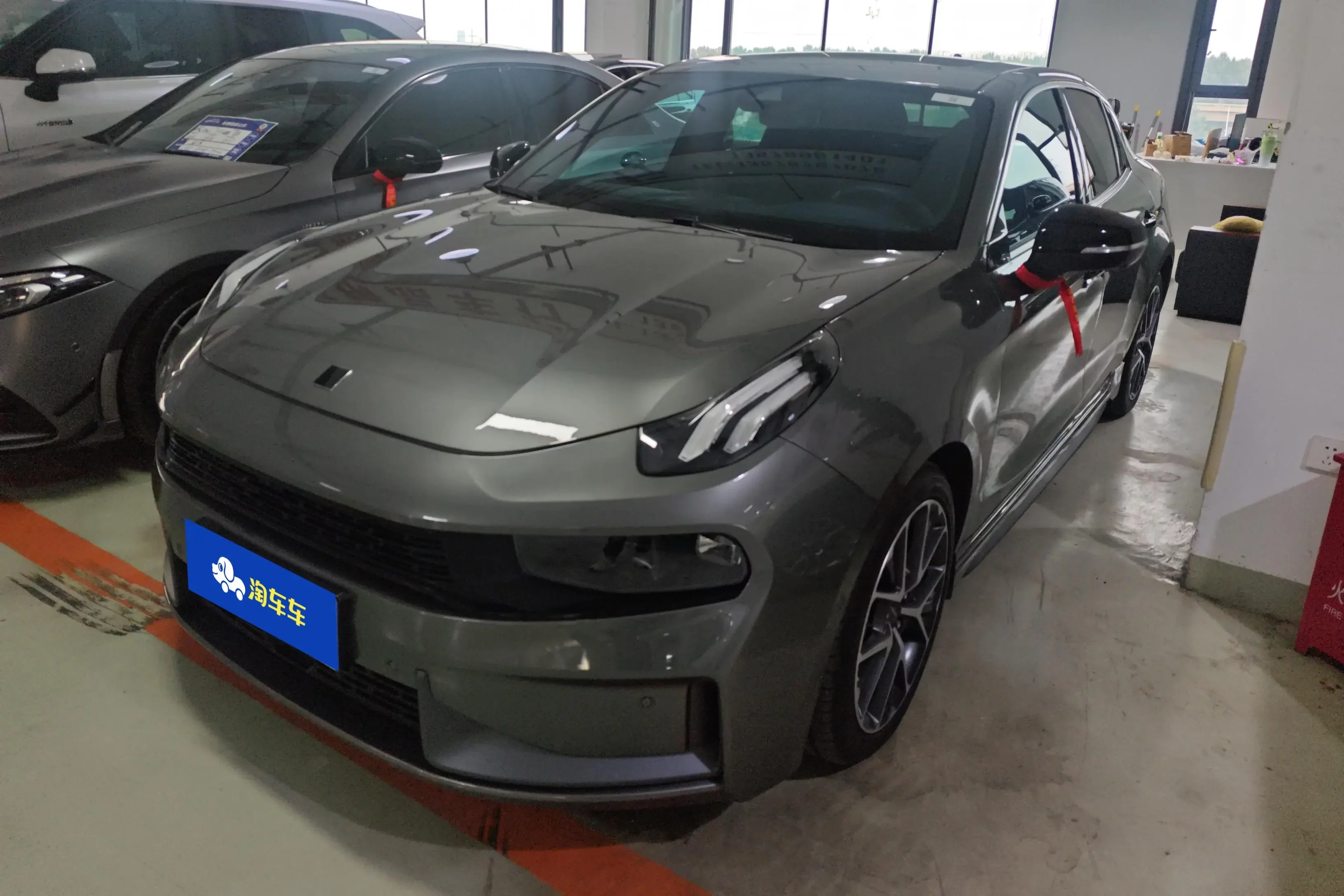 Lynk & Co 03