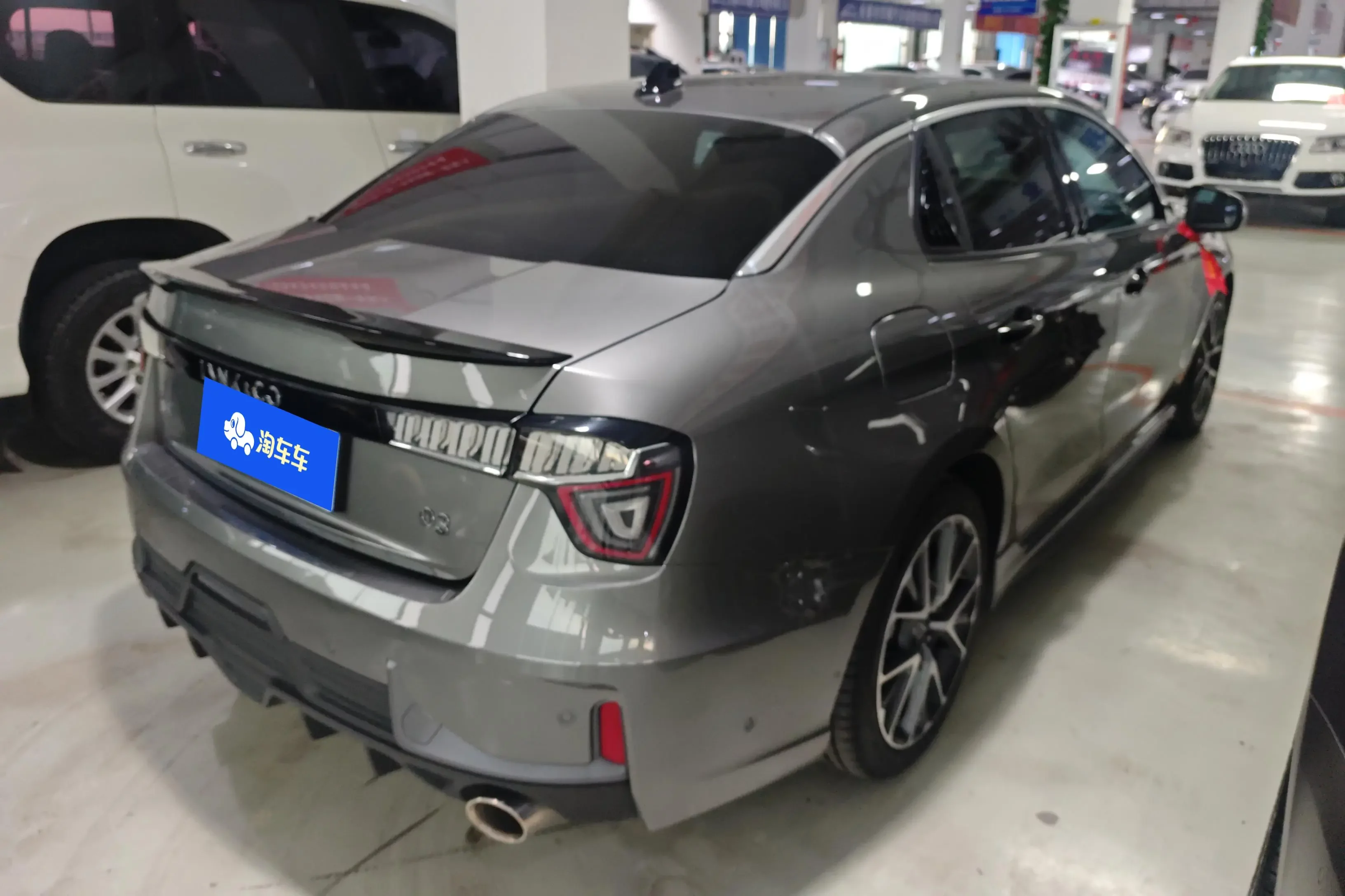 Lynk & Co 03