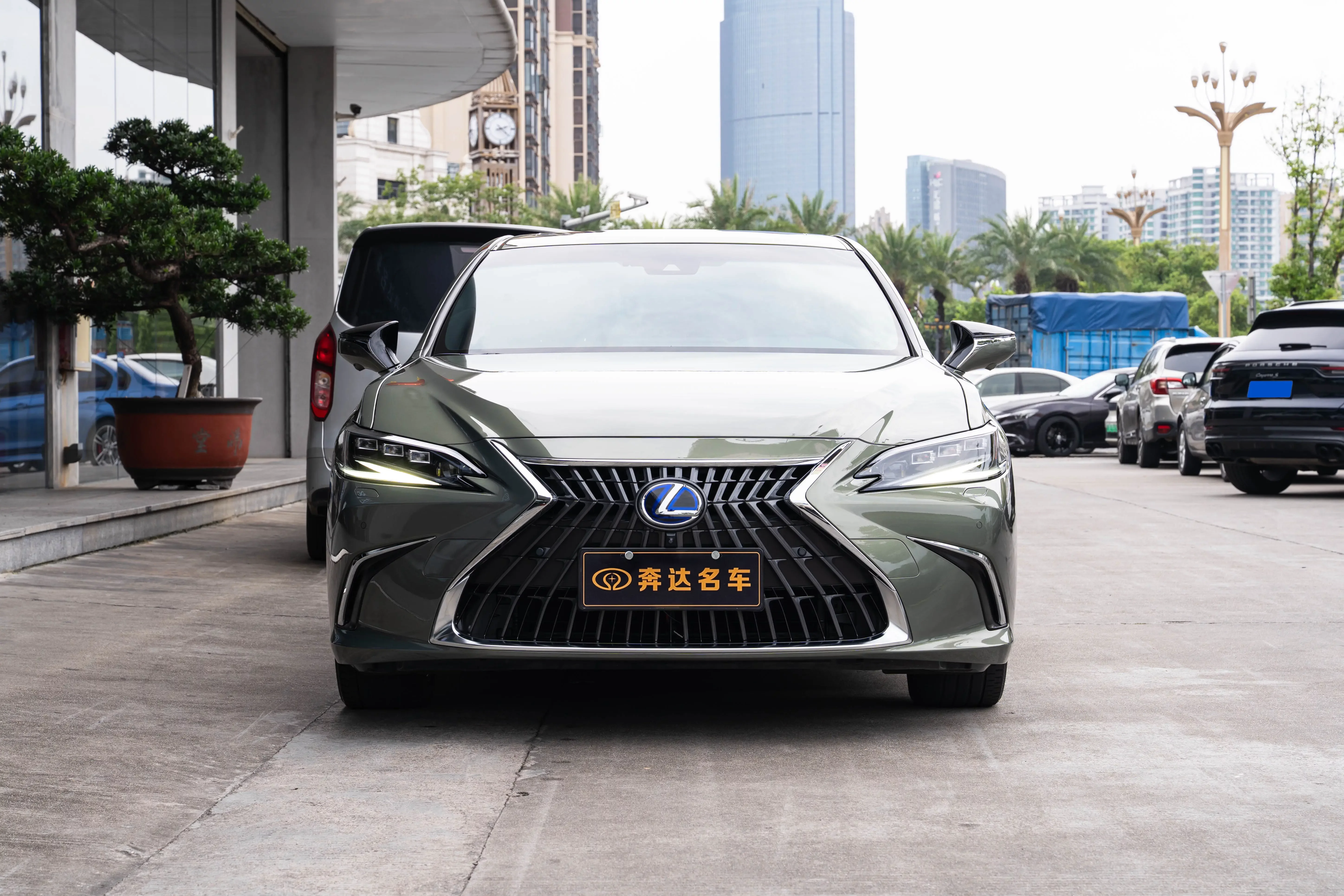 Lexus ES