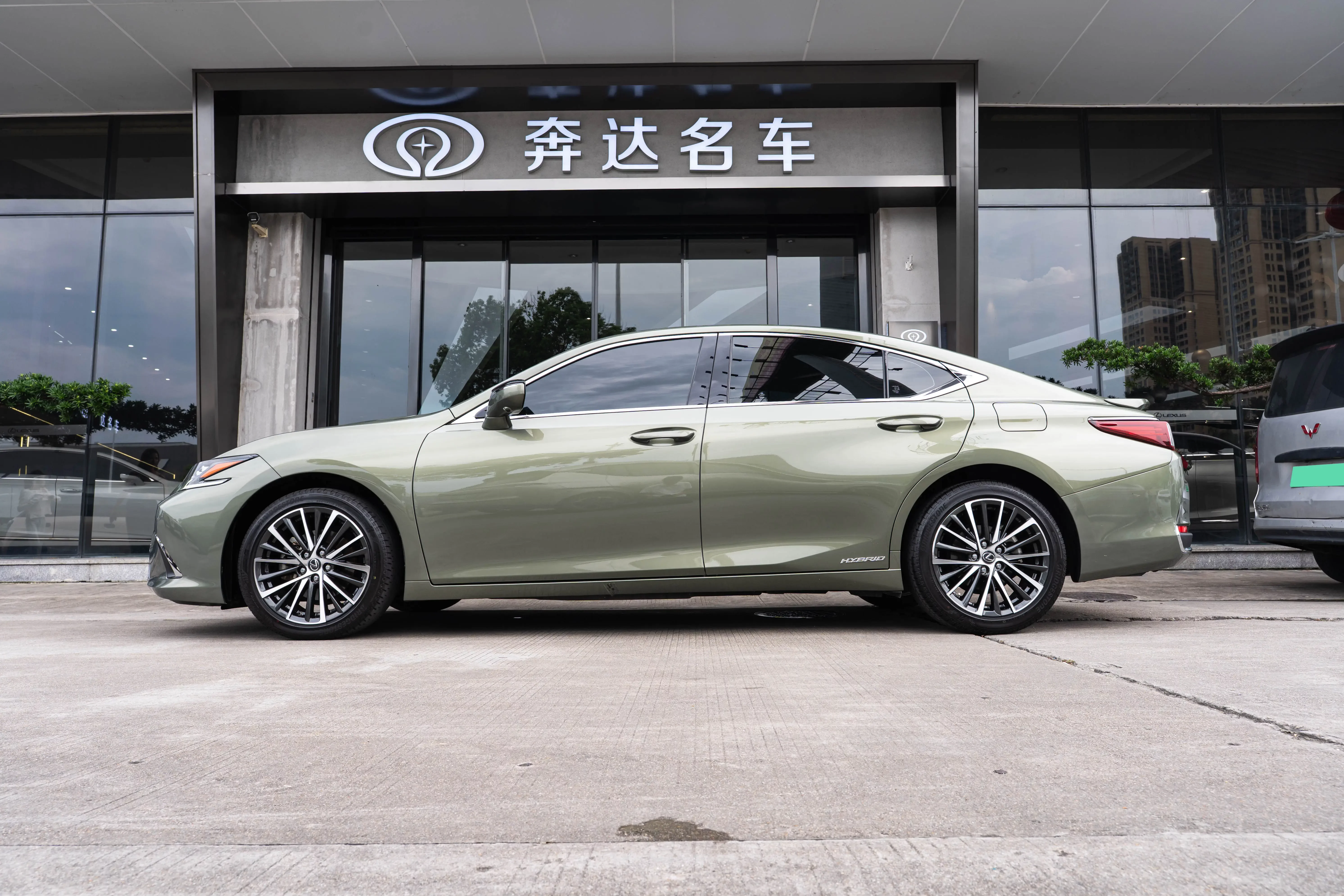 Lexus ES
