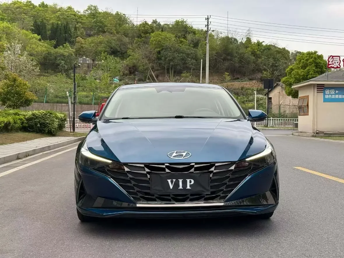 Hyundai Elantra