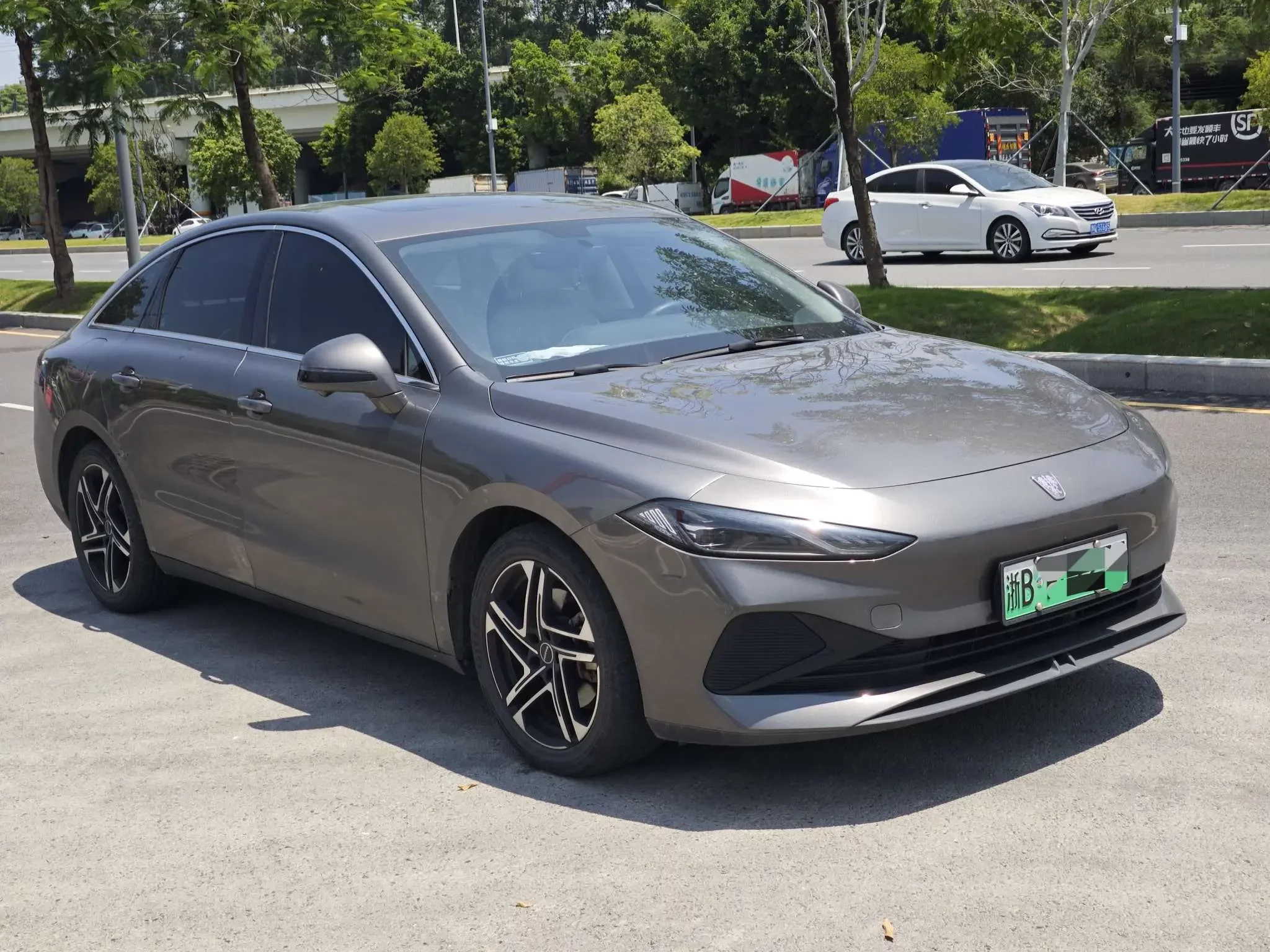 Roewe D7 DMH