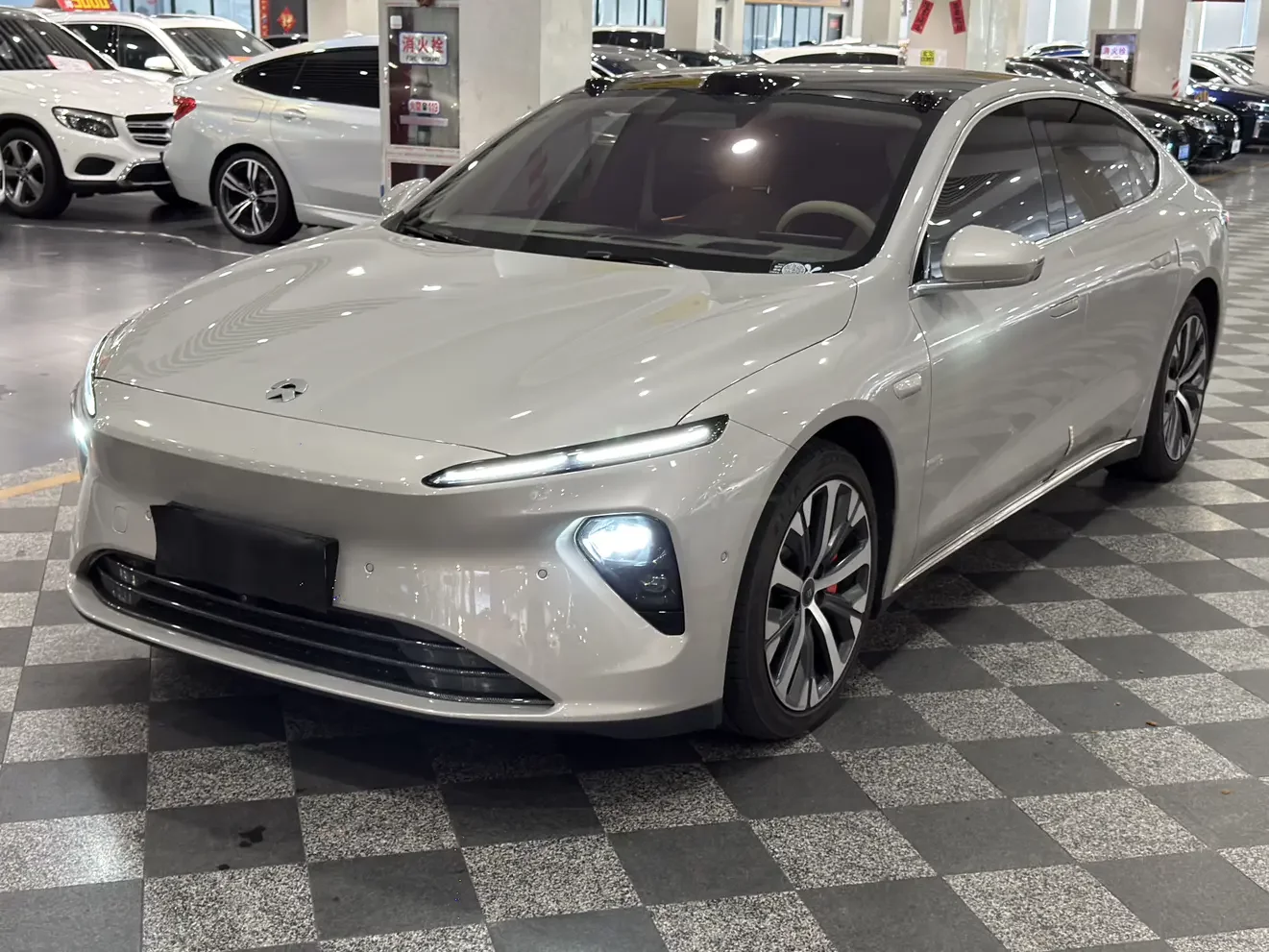 NIO ET7