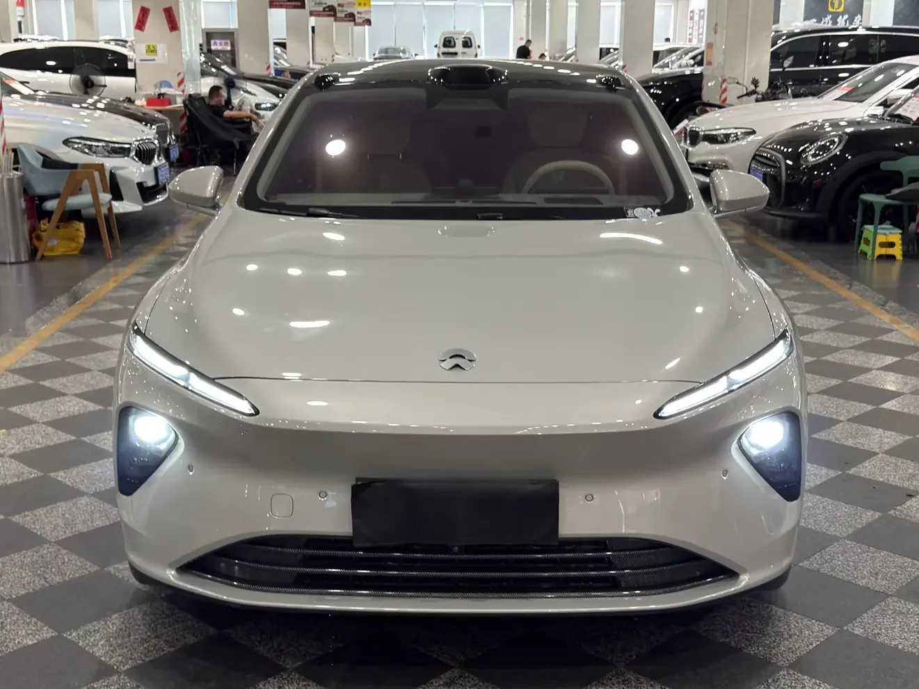 NIO ET7