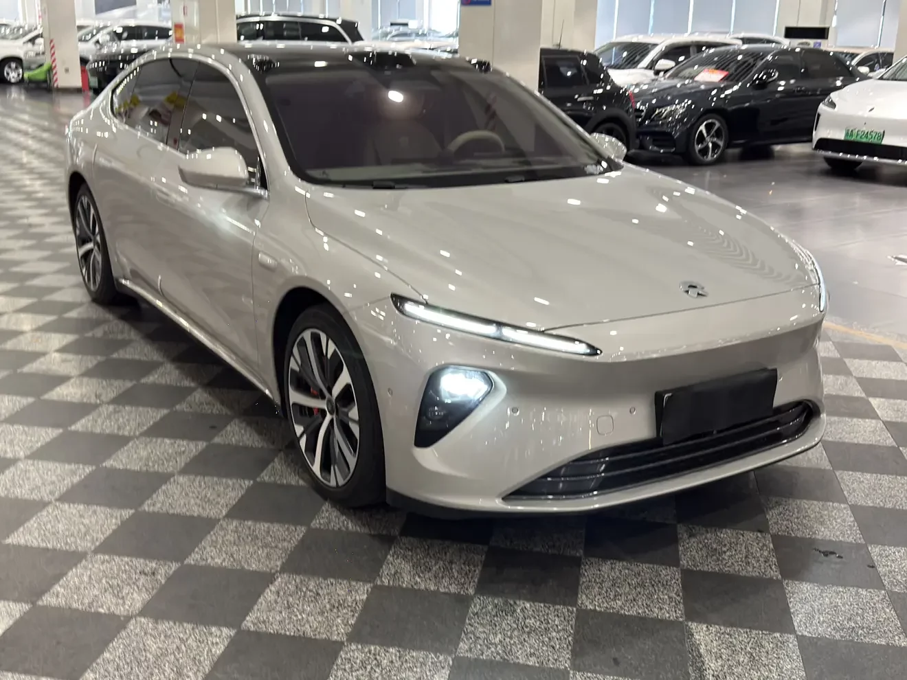 NIO ET7