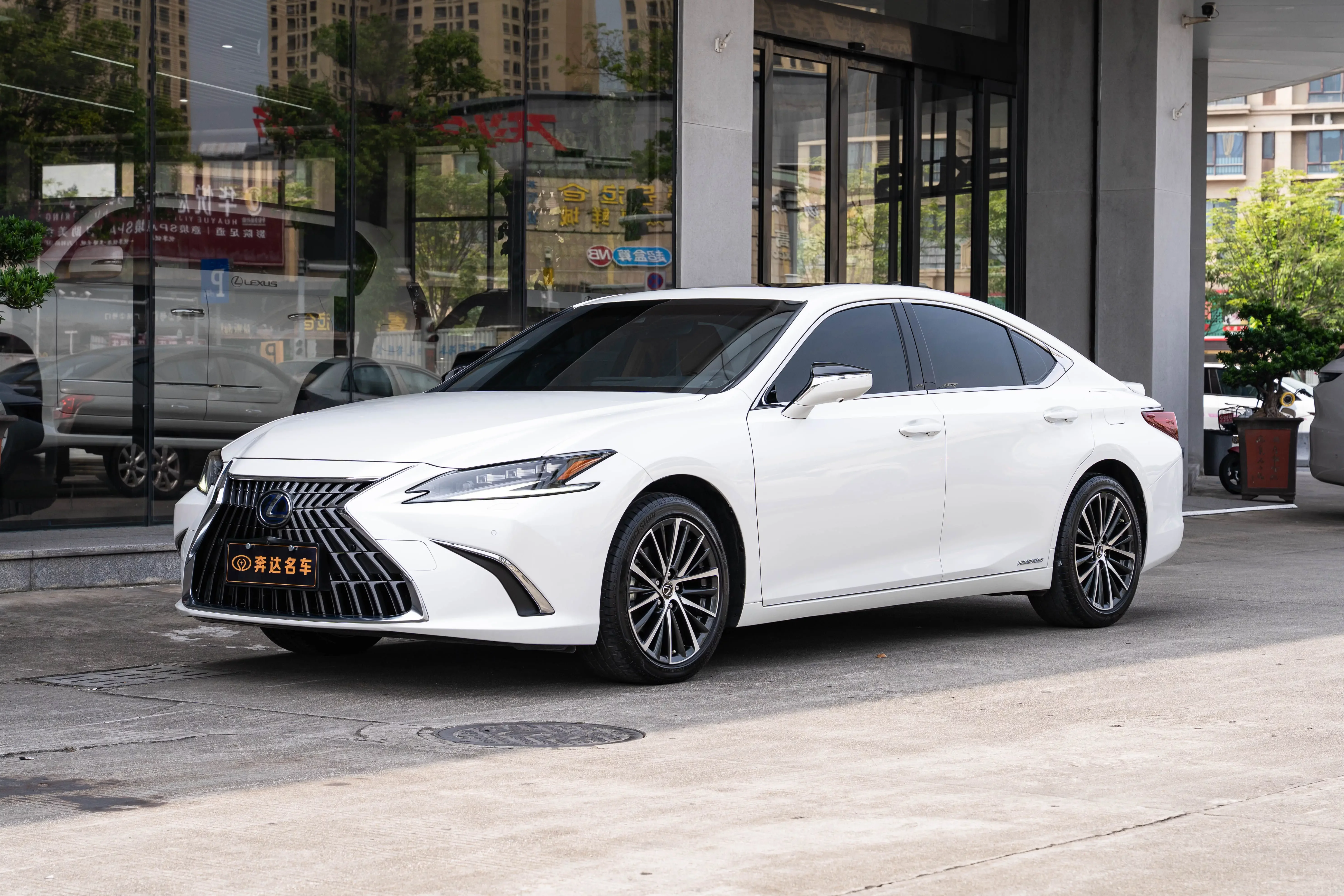 Lexus ES