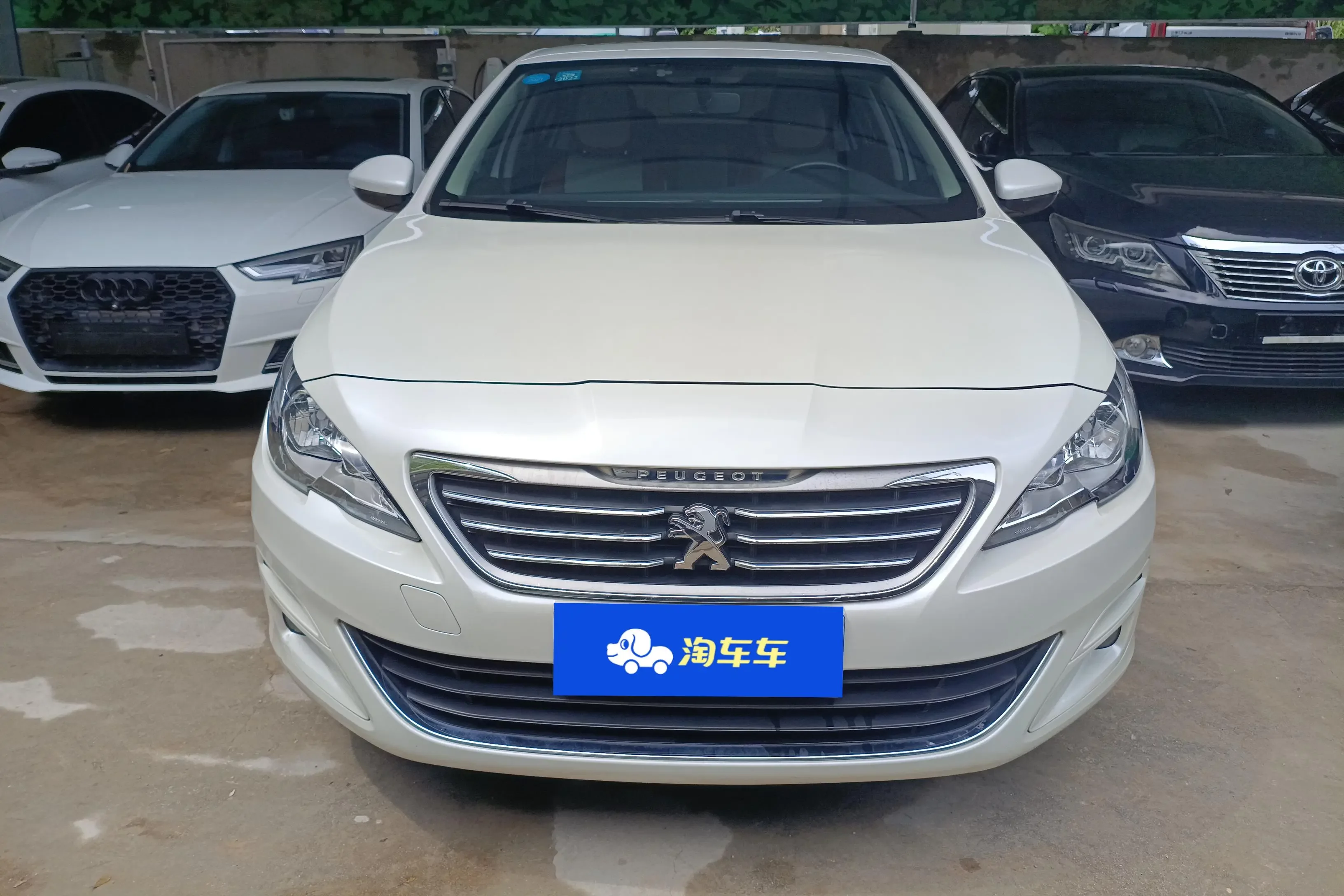 Peugeot 408