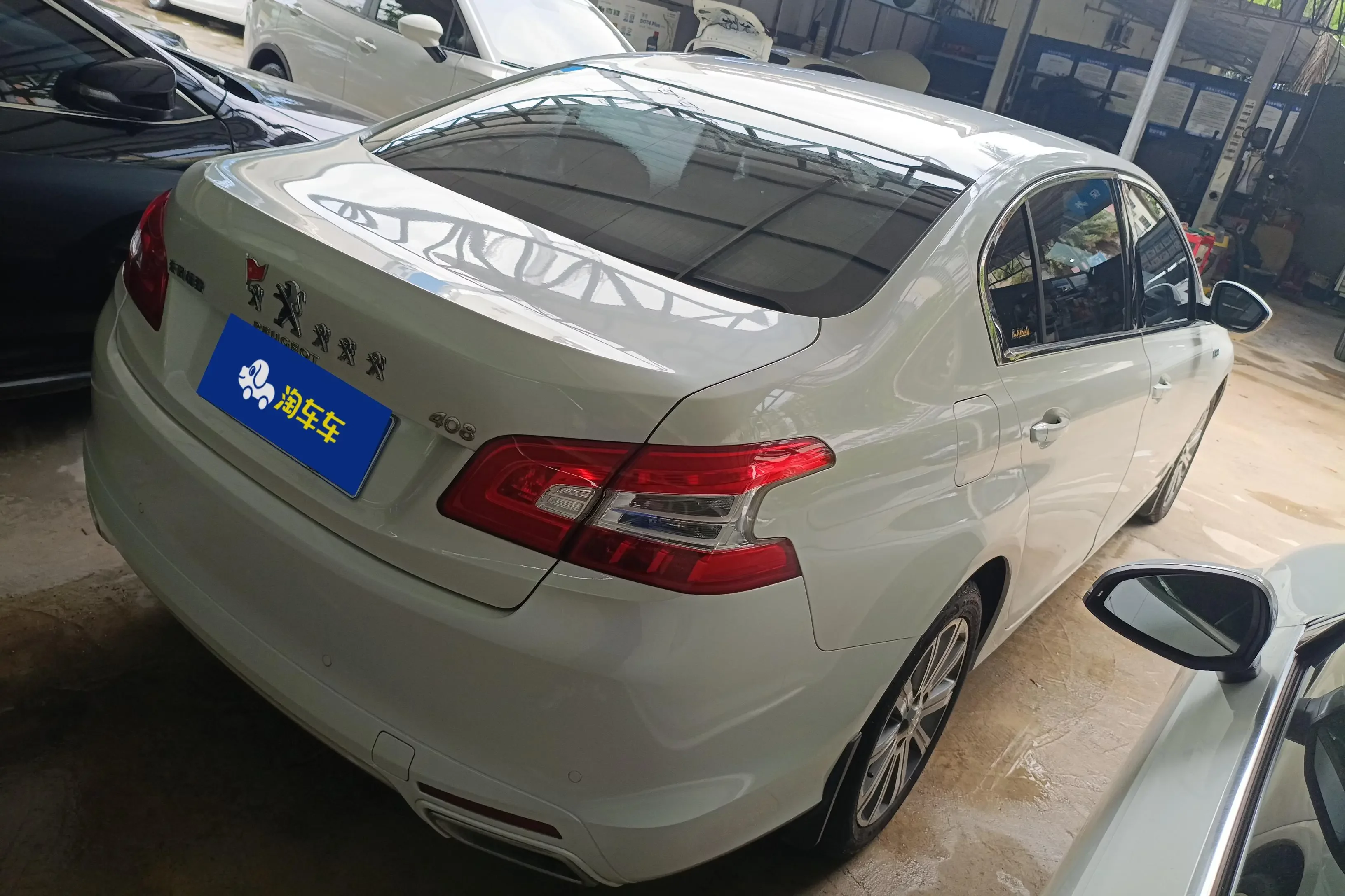 Peugeot 408