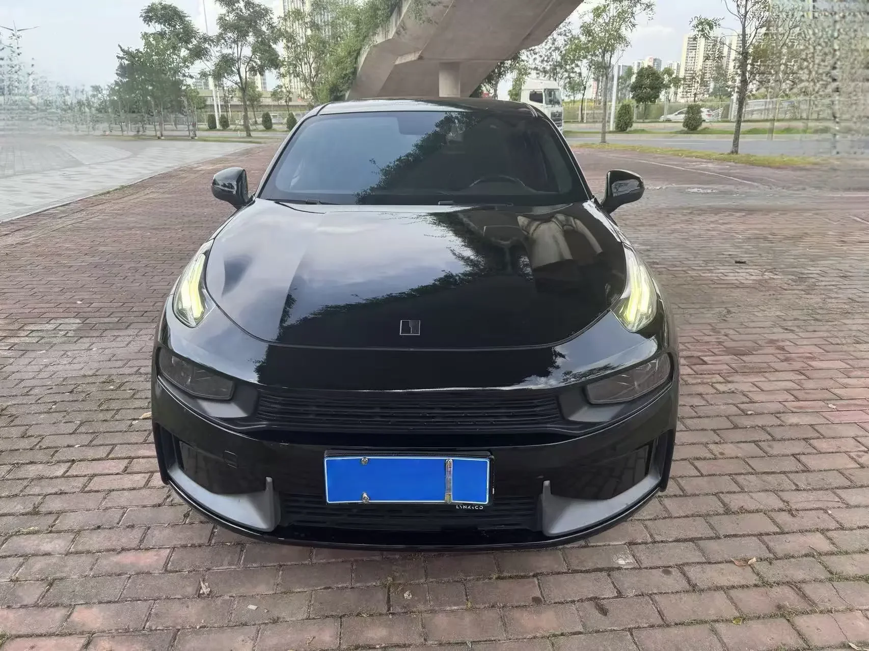 Lynk & Co 03