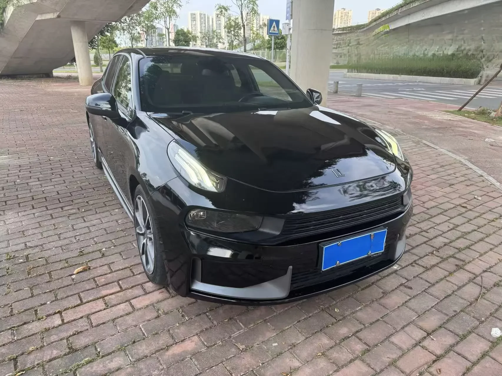Lynk & Co 03