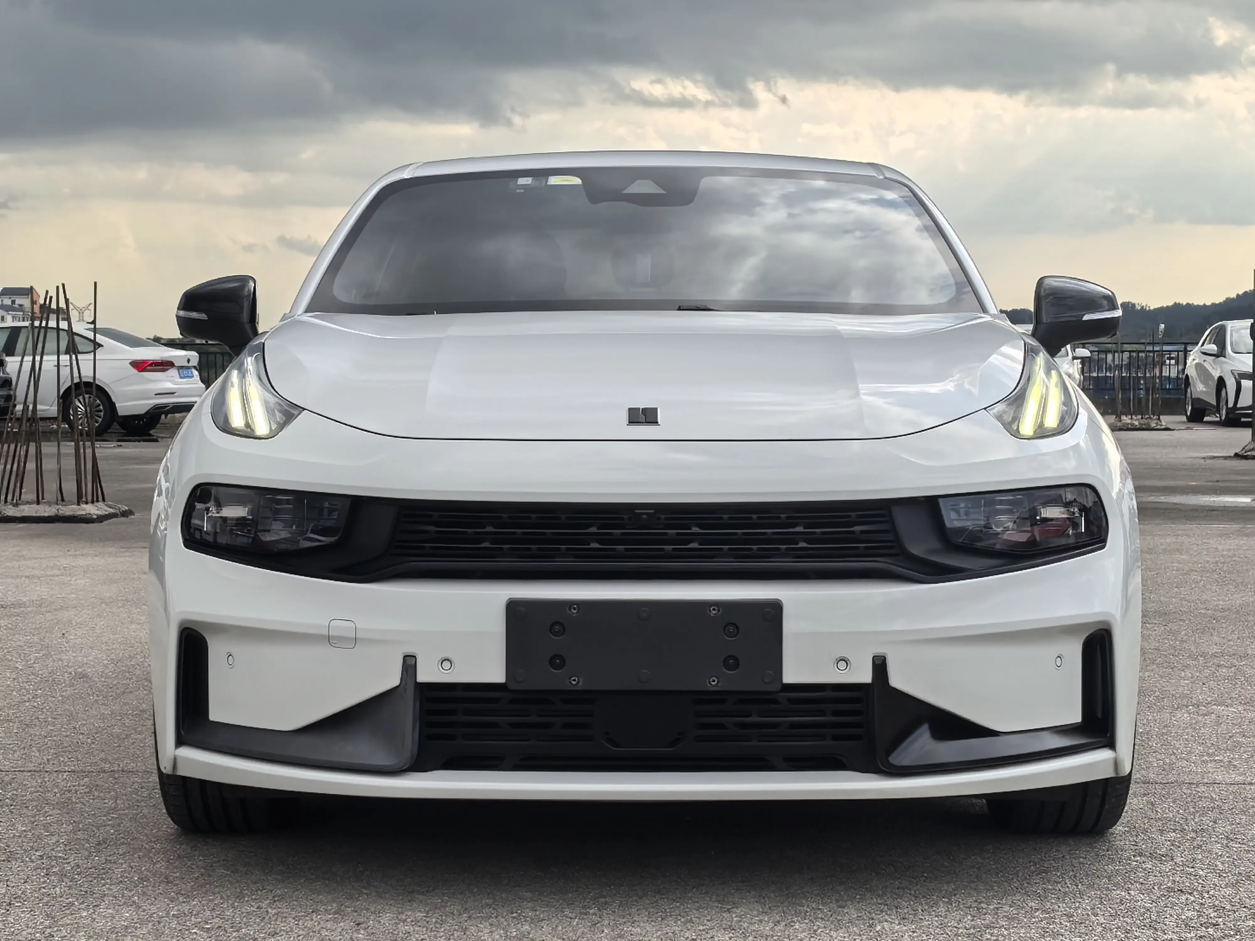 Lynk & Co 03